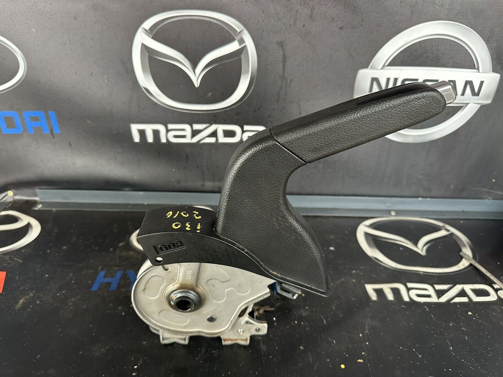 Hyundai I30 Handbrake Lever Handle Button Mk2 2016