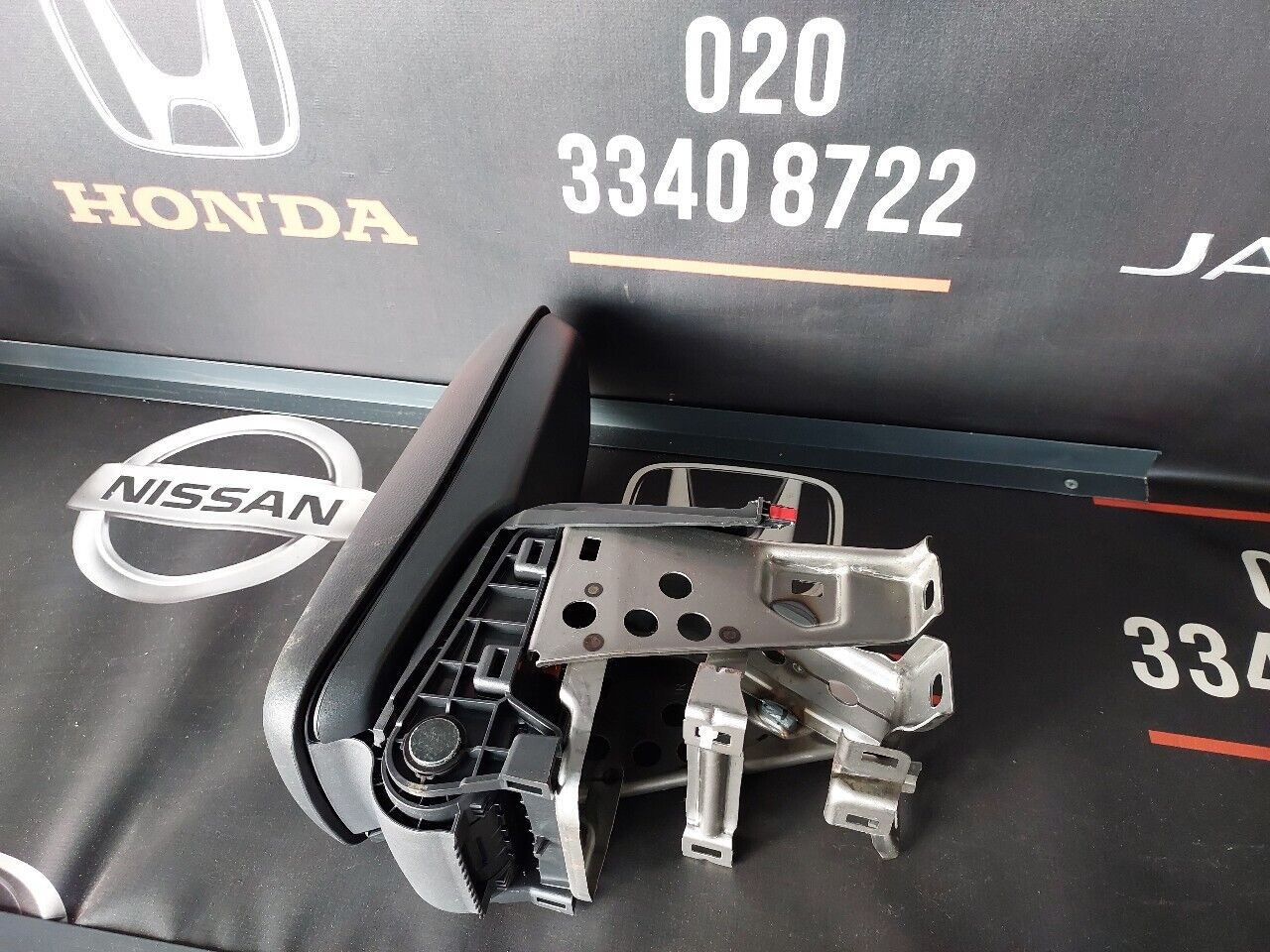 TOYOTA YARIS CENTRE CONSOLE ARM REST 2021