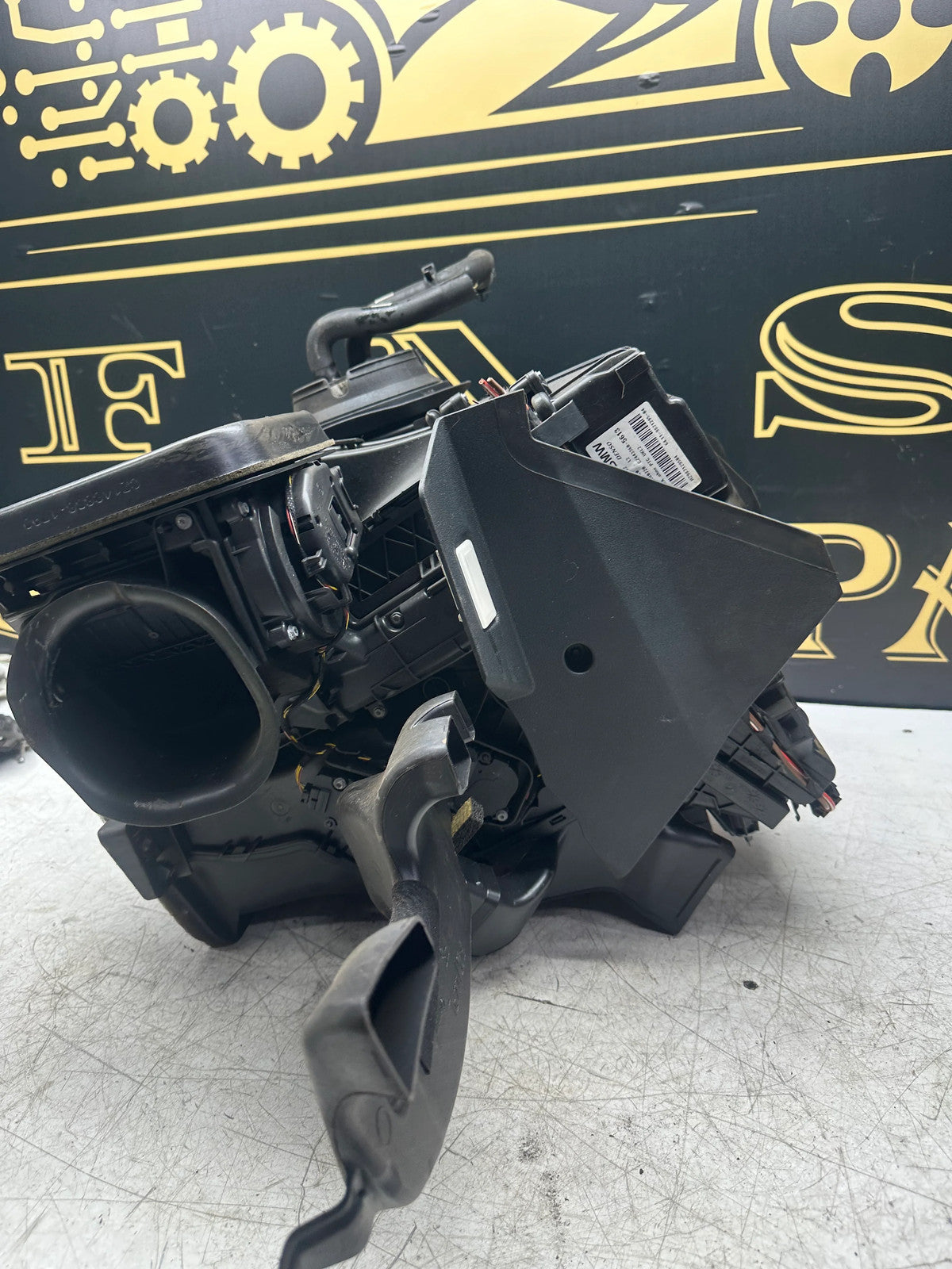 BMW X1 F48 / MINI F60 Heater Box Unit with Blower Motor 9383118/9263409