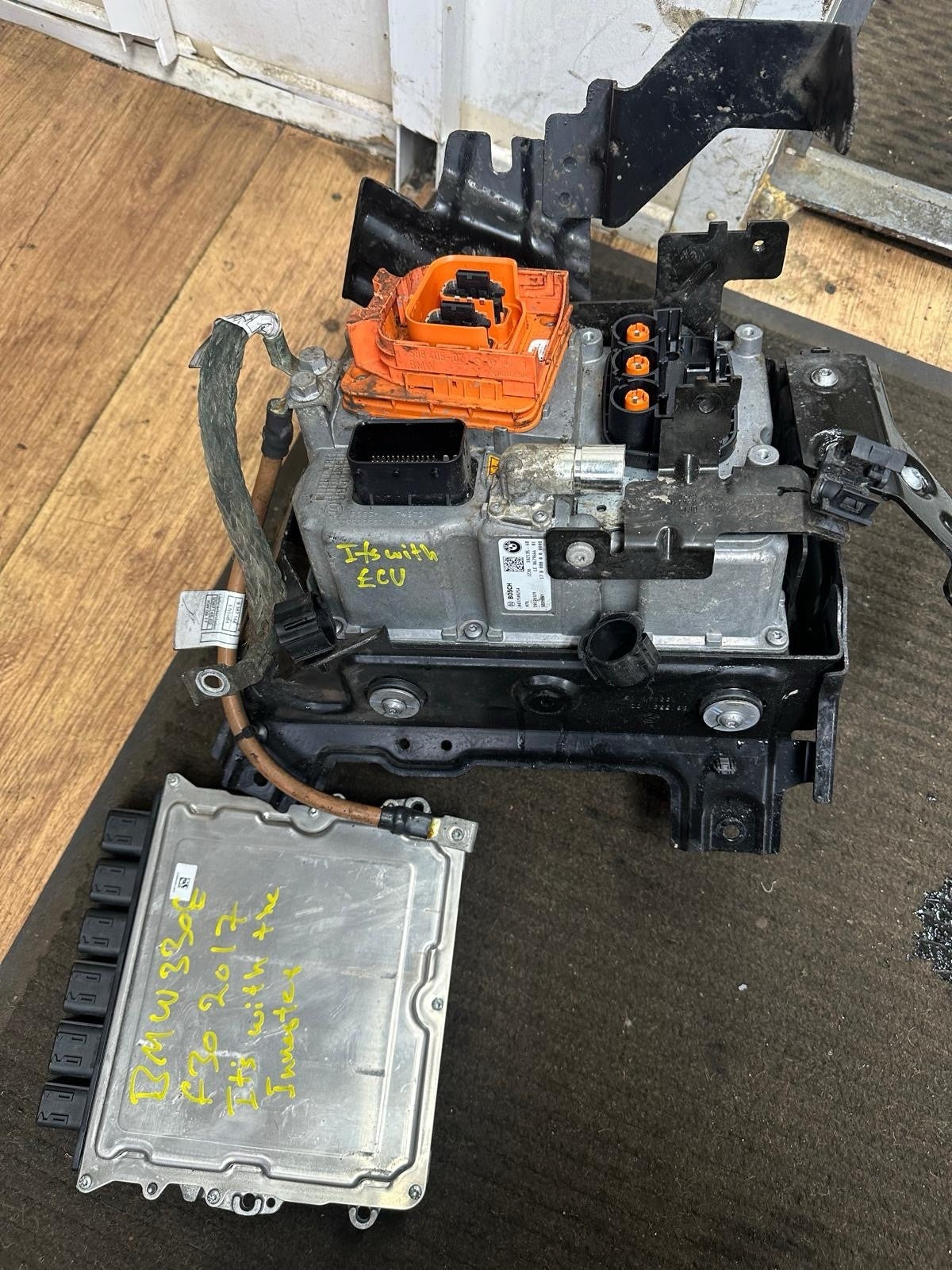 BMW 3 Series F30 330e Hybrid Voltage Converter Inverter & ECU 8679666 (2018)