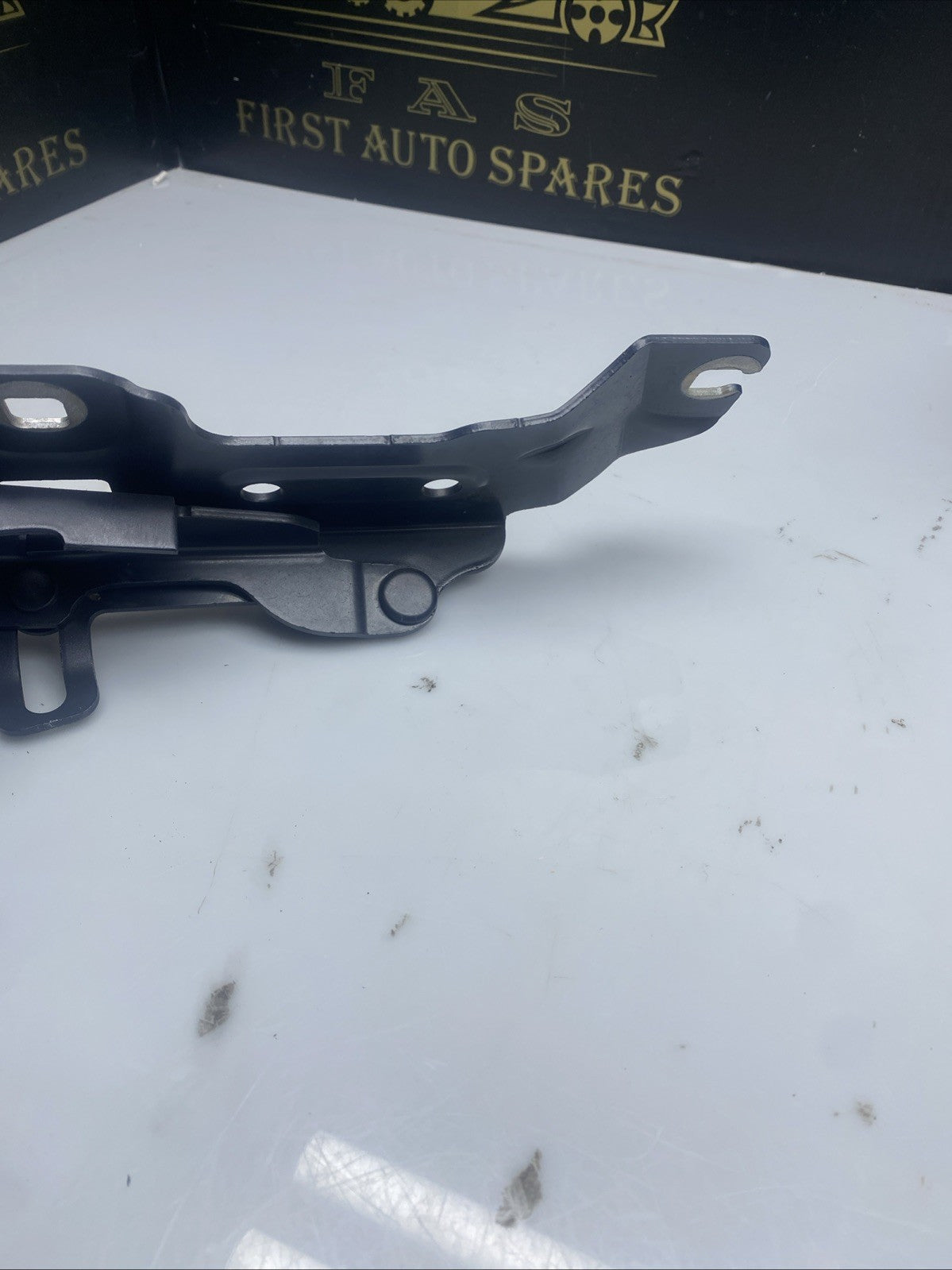 BMW 2 SERIES F45 F46 2015-2021 BONNET HINGE AND ACTUATOR LEFT N/S PASSENGER