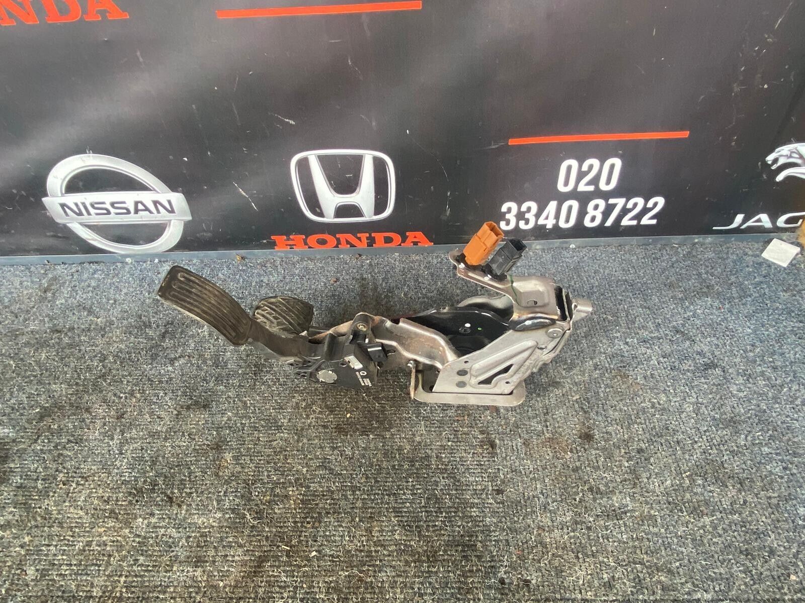 NISSAN JUKE 2018 ACCELERATOR & BRAKE PEDAL COMBINATION
