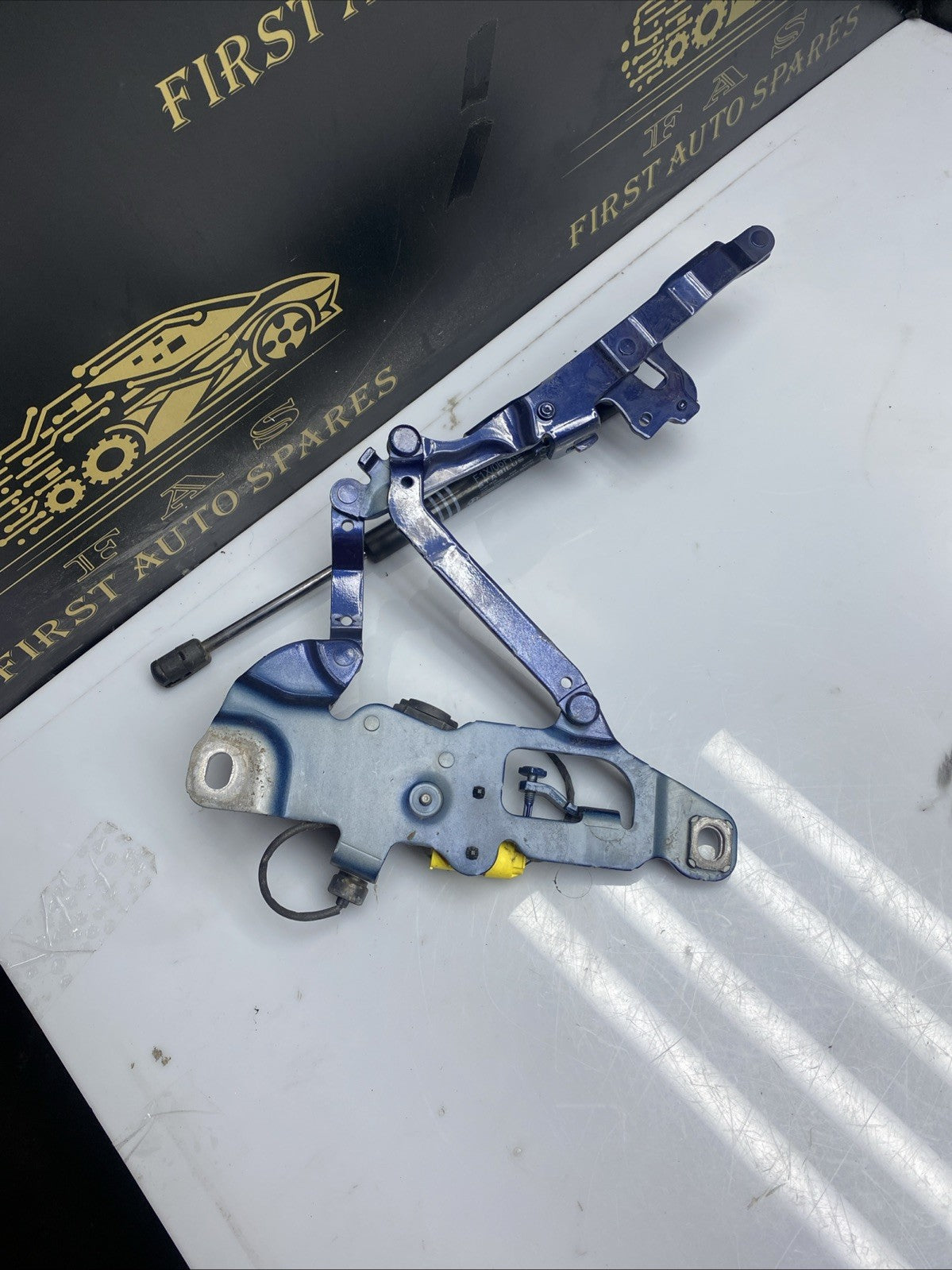 BMW 5 SERIES F10 F11 2012 LEFT SIDE BONNET HINGE 7249887-09