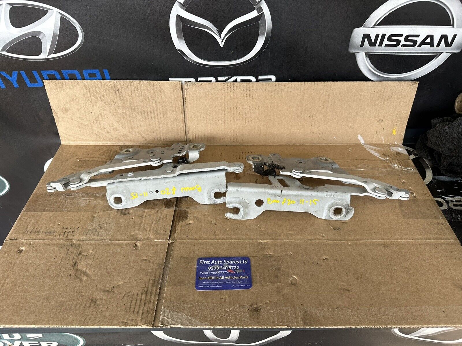 BMW 1 SERIES F20 F21 PAIR OF FRONT BONNET HOOD HINGES 2013 139896