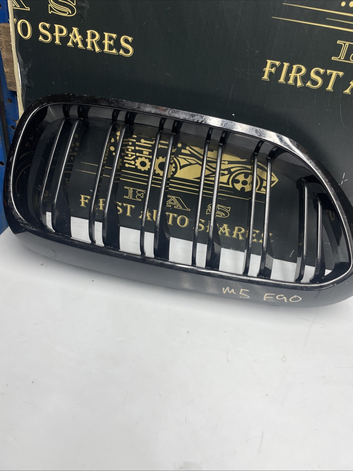 BMW M5 F90 Front Left Bumper Grill 8063173   616979