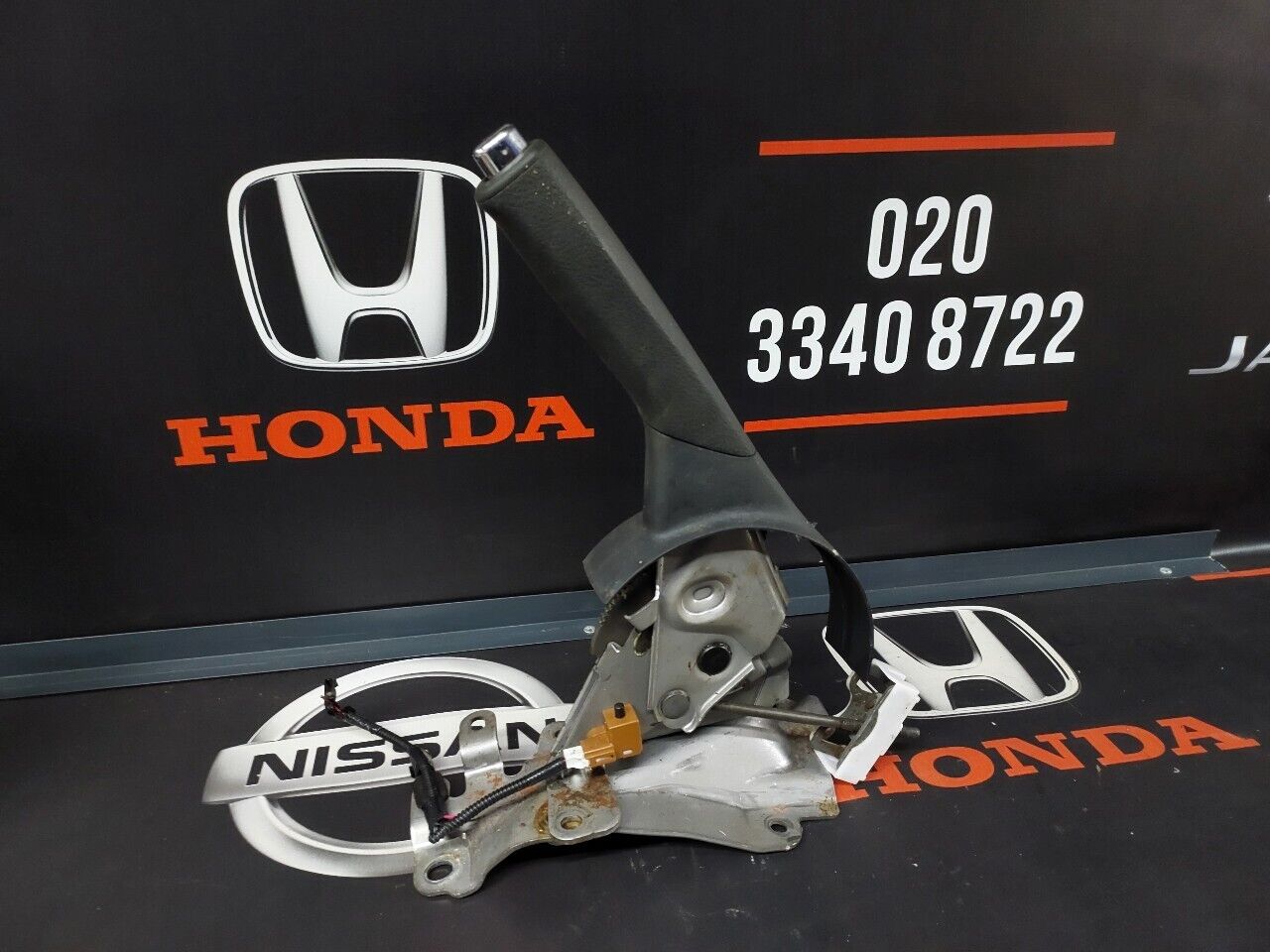 TOYOTA YARIS HAND BRAKE LEVER 2013