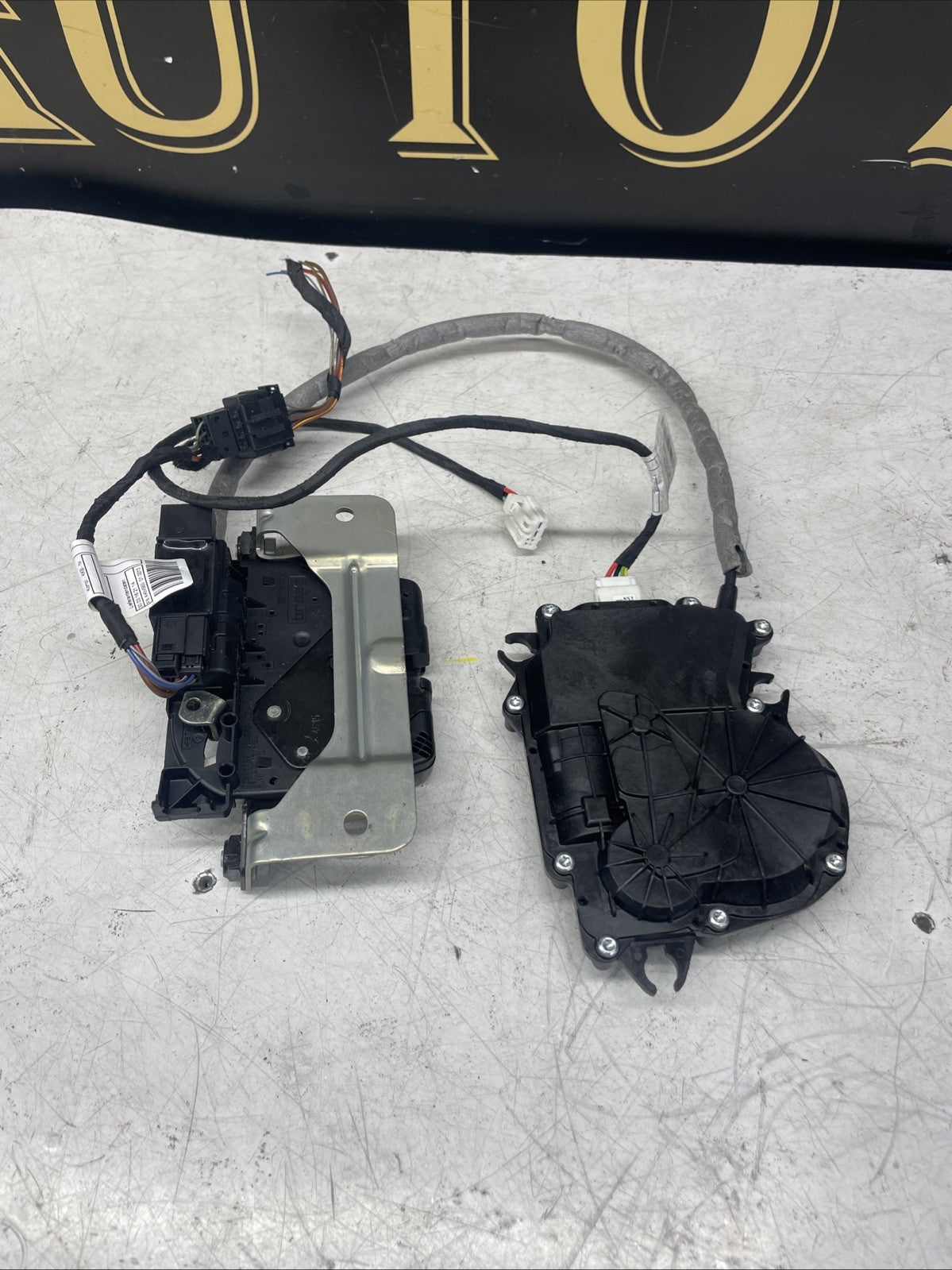 BMW X5 XDRIVE30D M SPORT AUTO F15 TAILGATE BOOT LOCK MECHANISM 163672-10