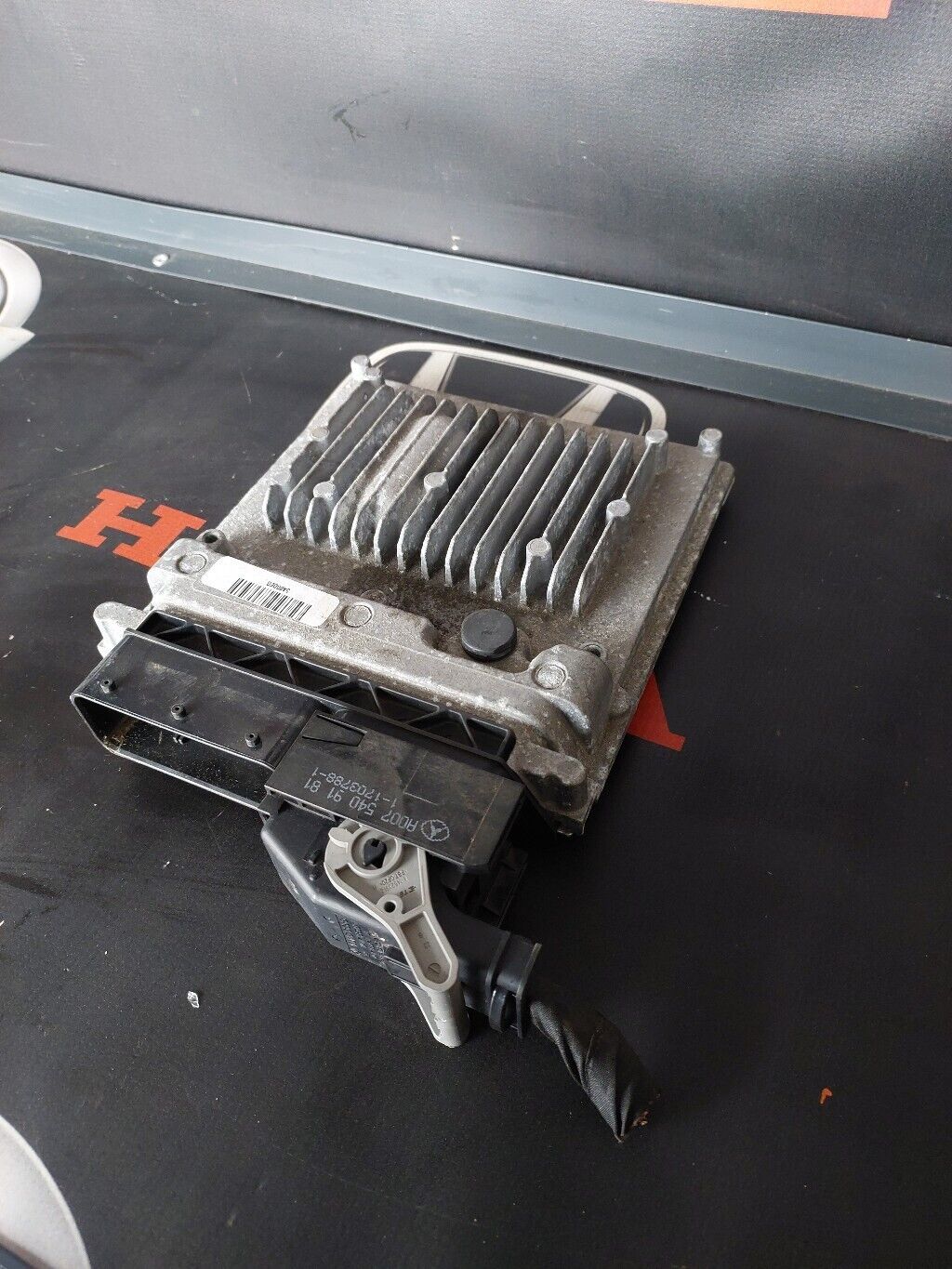 MERCEDES SPRINTER VAN 2021 ENGINE CONTROL MODULE ECU A6519007103