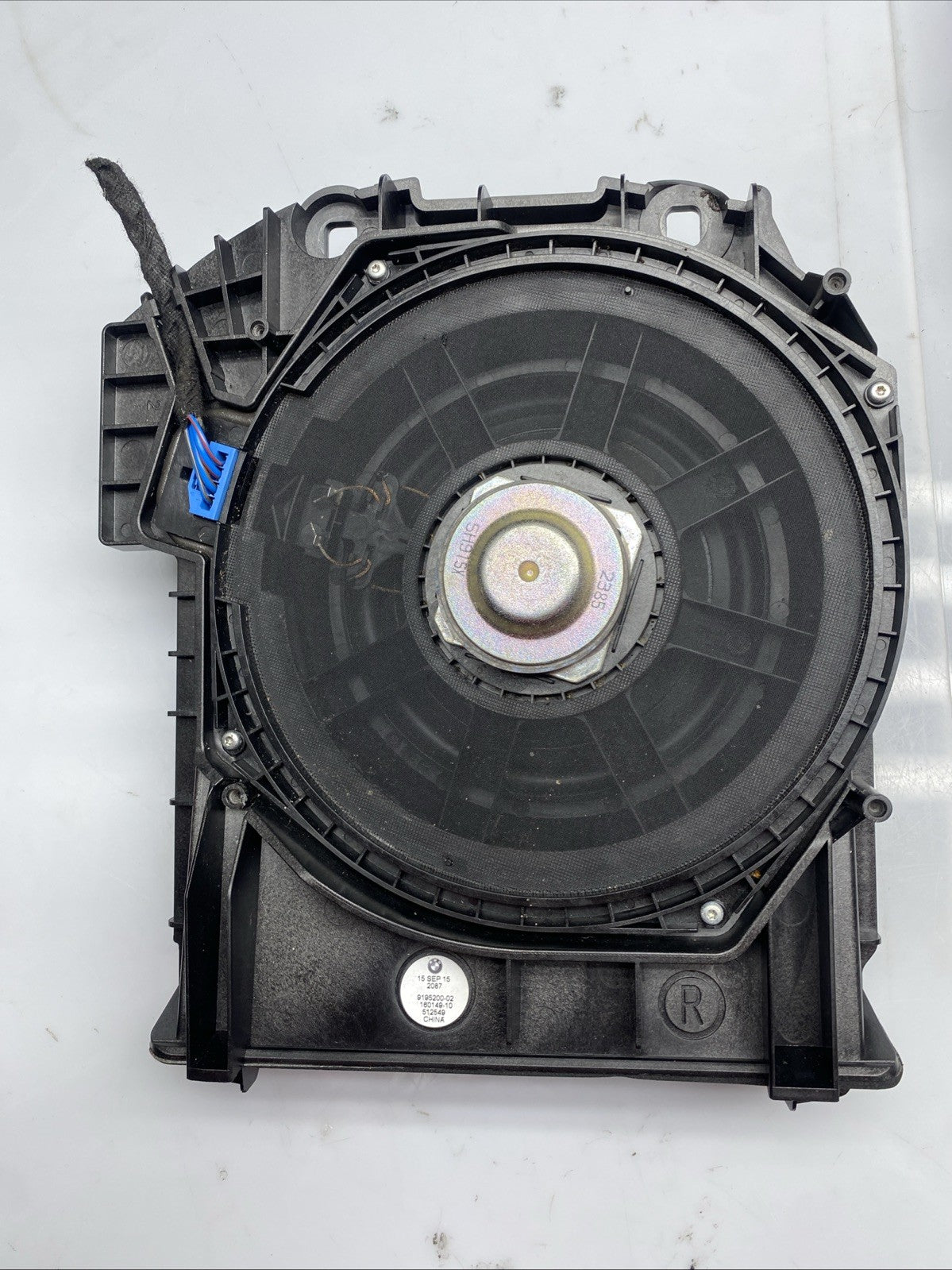 BMW 5 SERIES F10 F11 09-17 RIGHT DIVER SIDE CENTRAL BASS SUBFOOFER 9195200