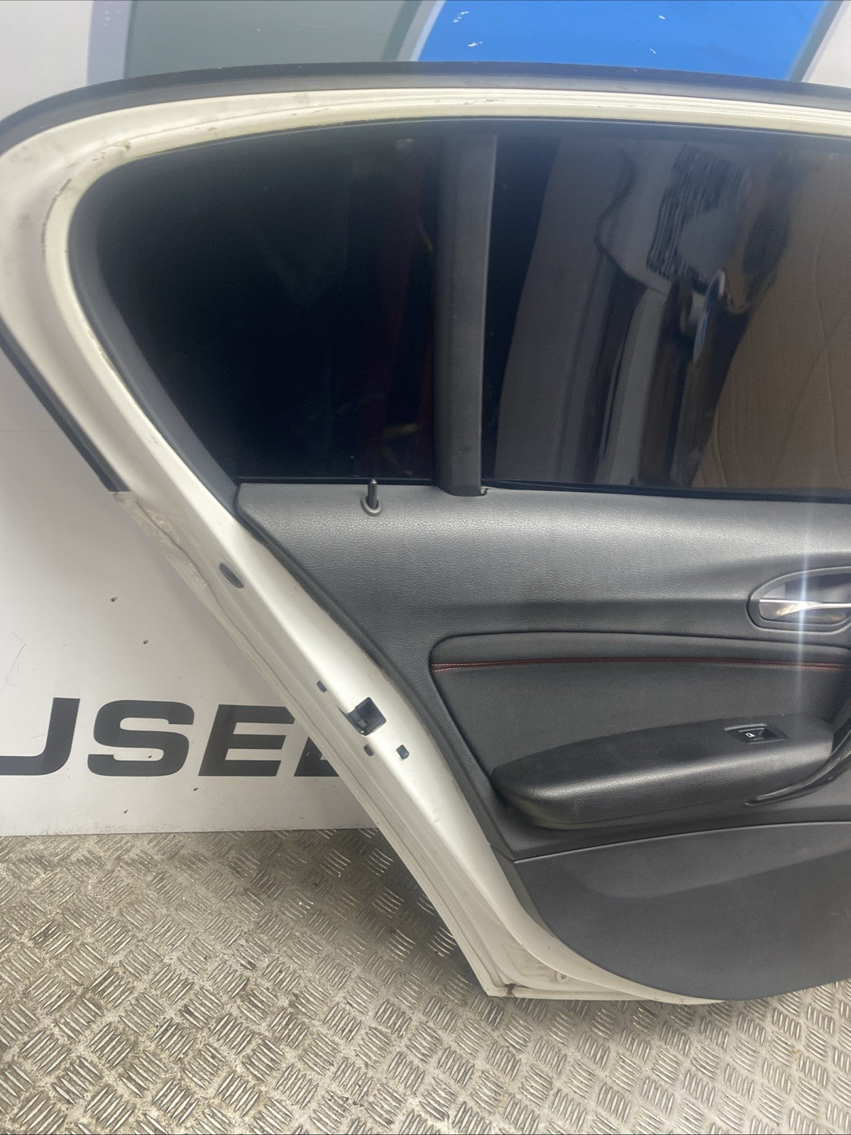 2014-2019 BMW 1 SERIES F20 PASSENGER SIDE REAR DOOR WHITE COLOR CODE 300