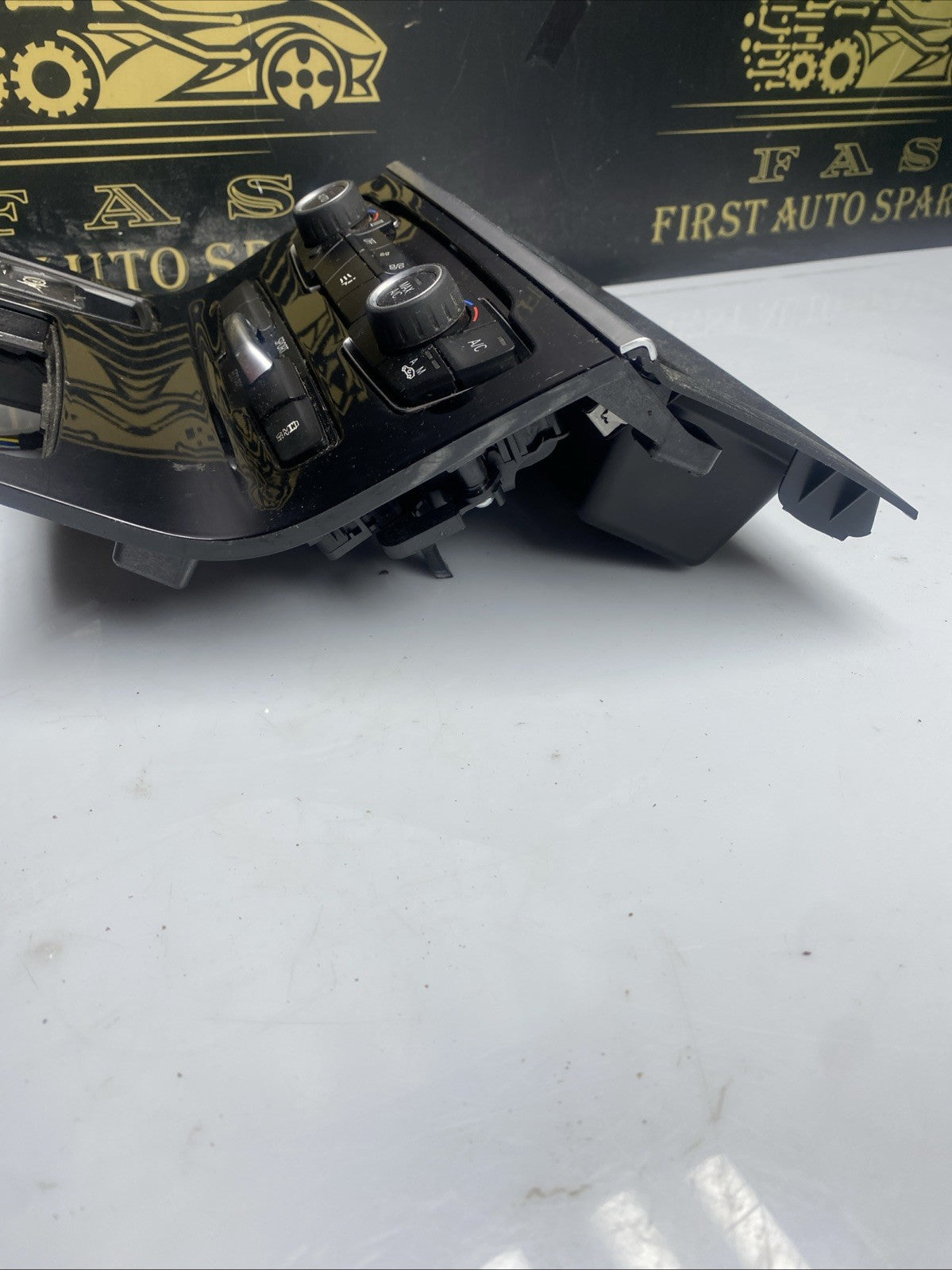 BMW 2 SERIES F45  2014 CENTRE CONSOLE SURROUND COMPLETE 9287612