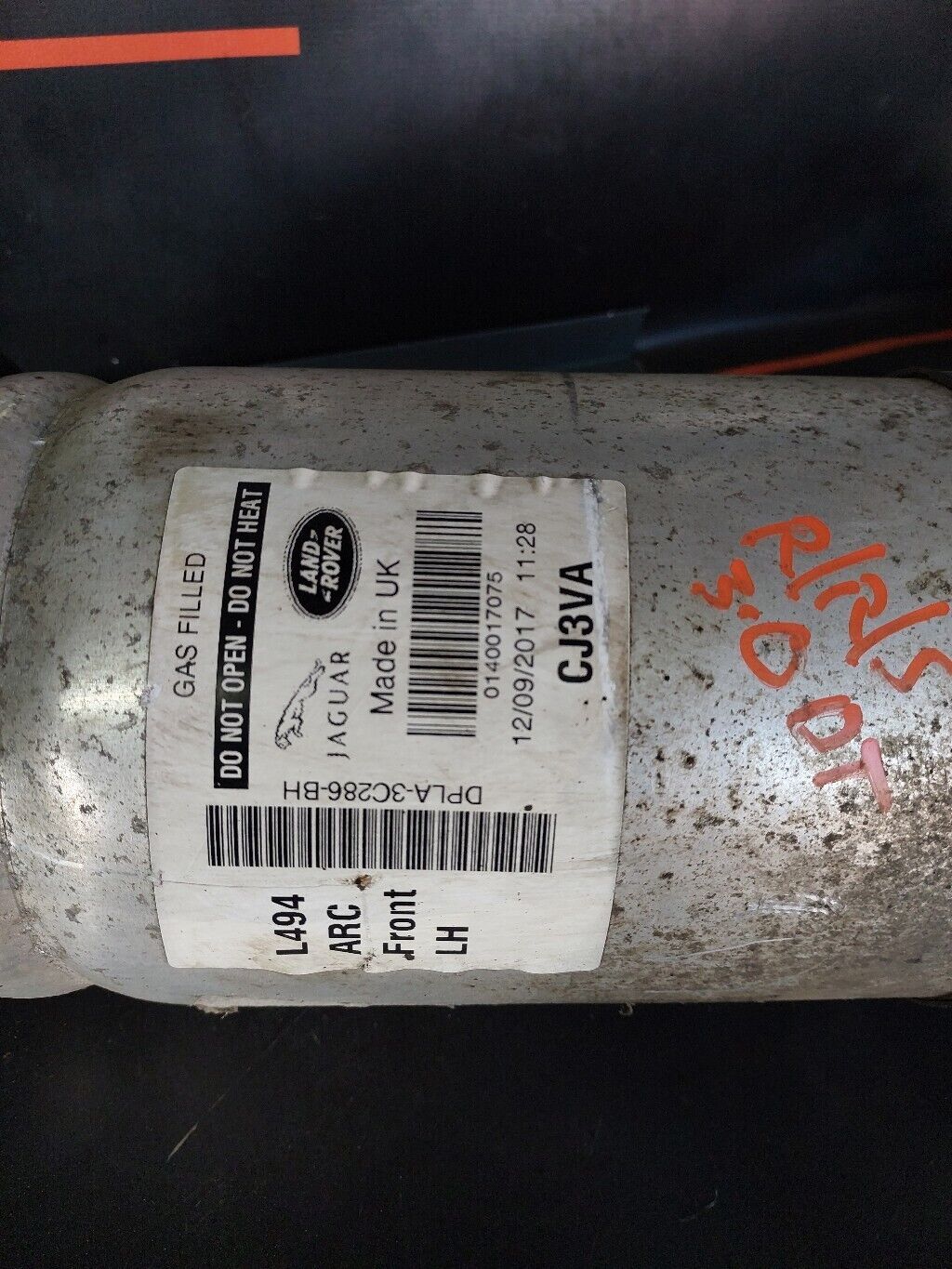 LAND ROVER RANGE ROVER SPORT 3.0 DIESEL N/S FRONT AIR SUSPENSION SHOCK 2017