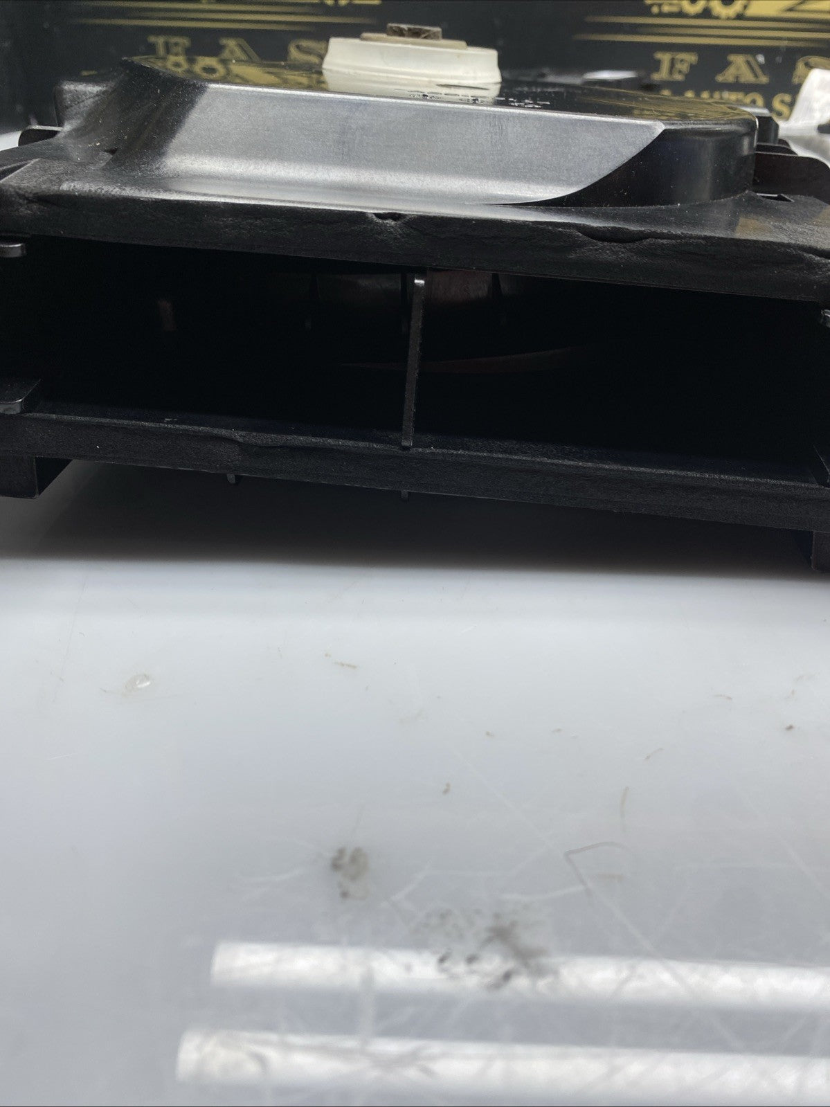 BMW 5 SERIES F10 F11 09-17 RIGHT DIVER SIDE CENTRAL BASS SUBFOOFER 9195200
