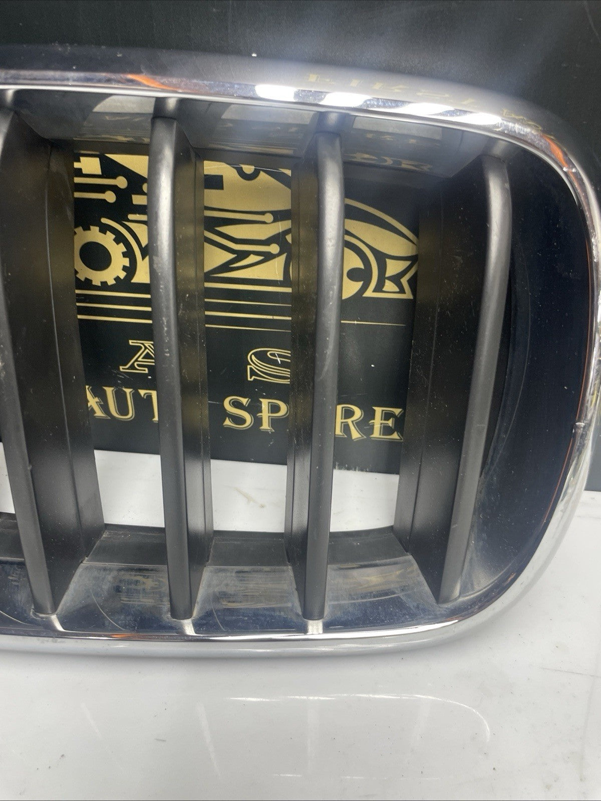 GENUINE BMW X5 F15 2014- 2018 FRONT RIGHT SIDE BUMPER UPPER KIDNEY GRILL 7316076