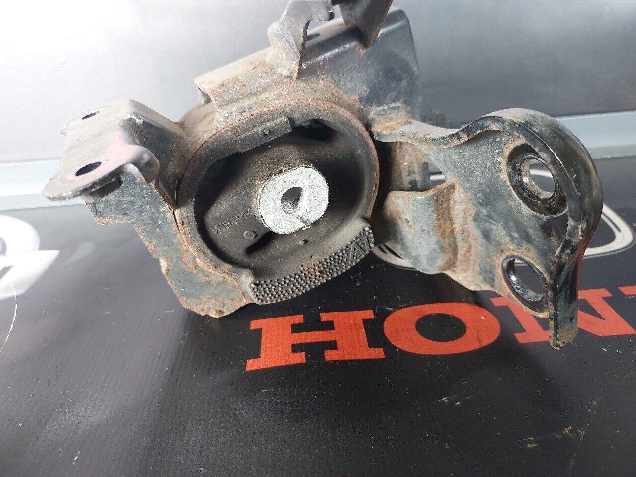 TOYOTA AURIS HATCHBACK N/S ENGINE MOUNT 2013