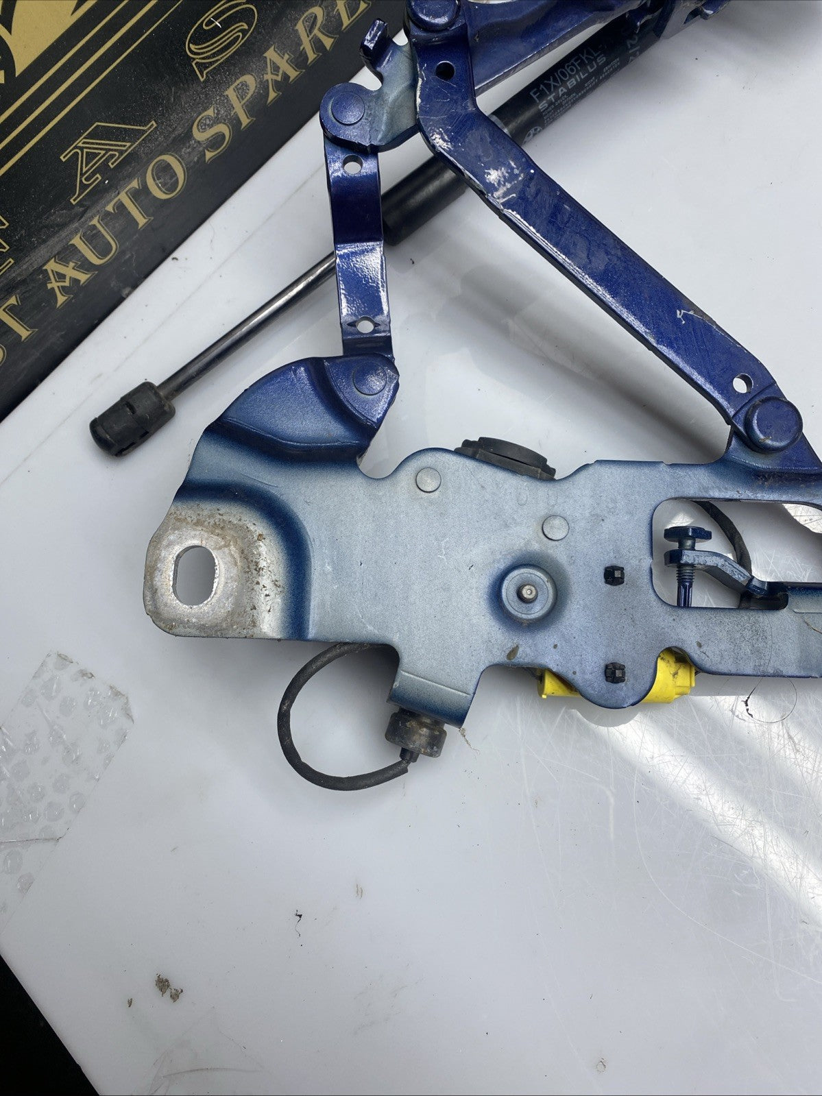 BMW 5 SERIES F10 F11 2012 LEFT SIDE BONNET HINGE 7249887-09