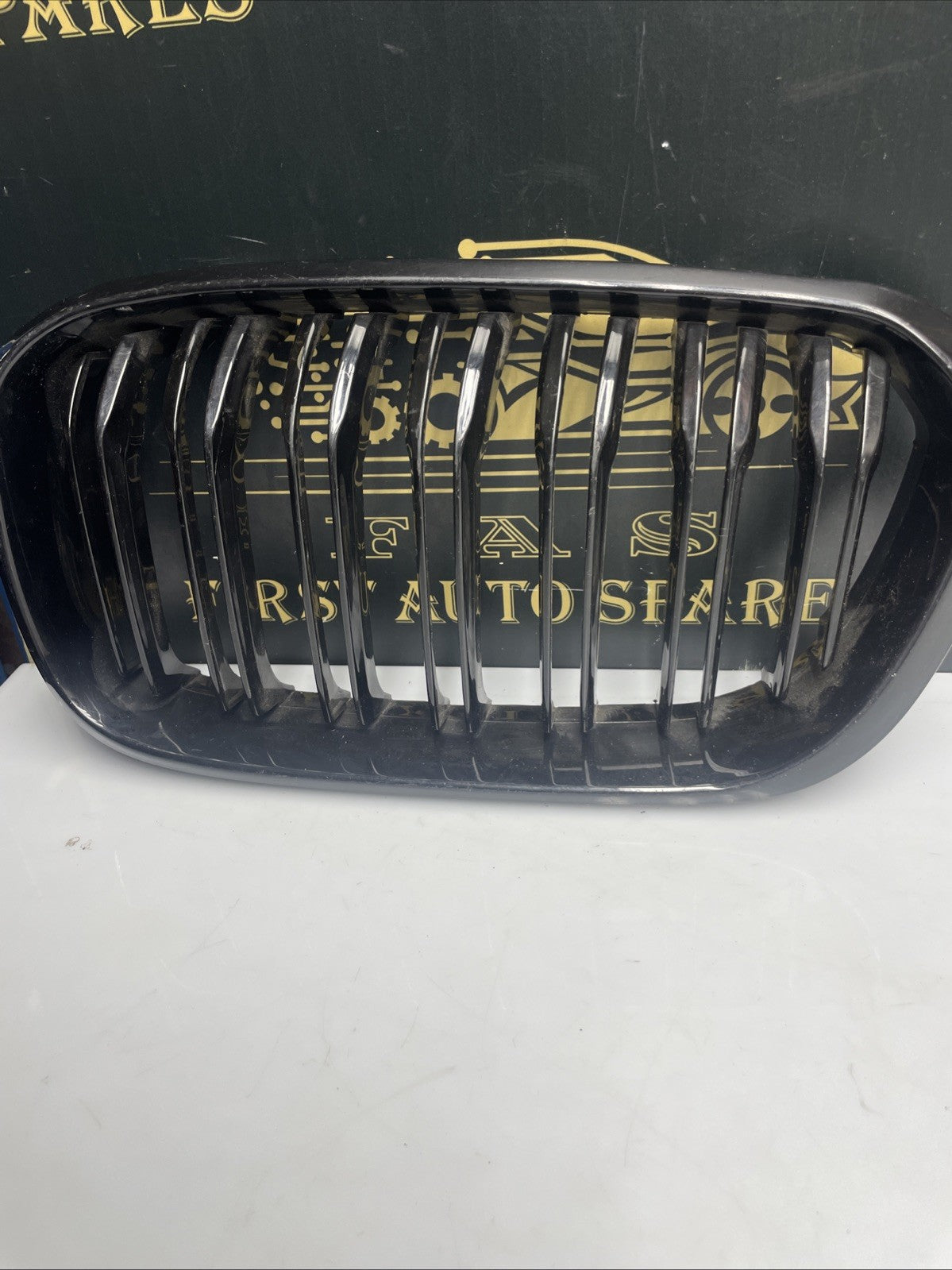 BMW 1 SERIES F20 F21 FRONT LEFT KIDNEY GRILLE 7371748