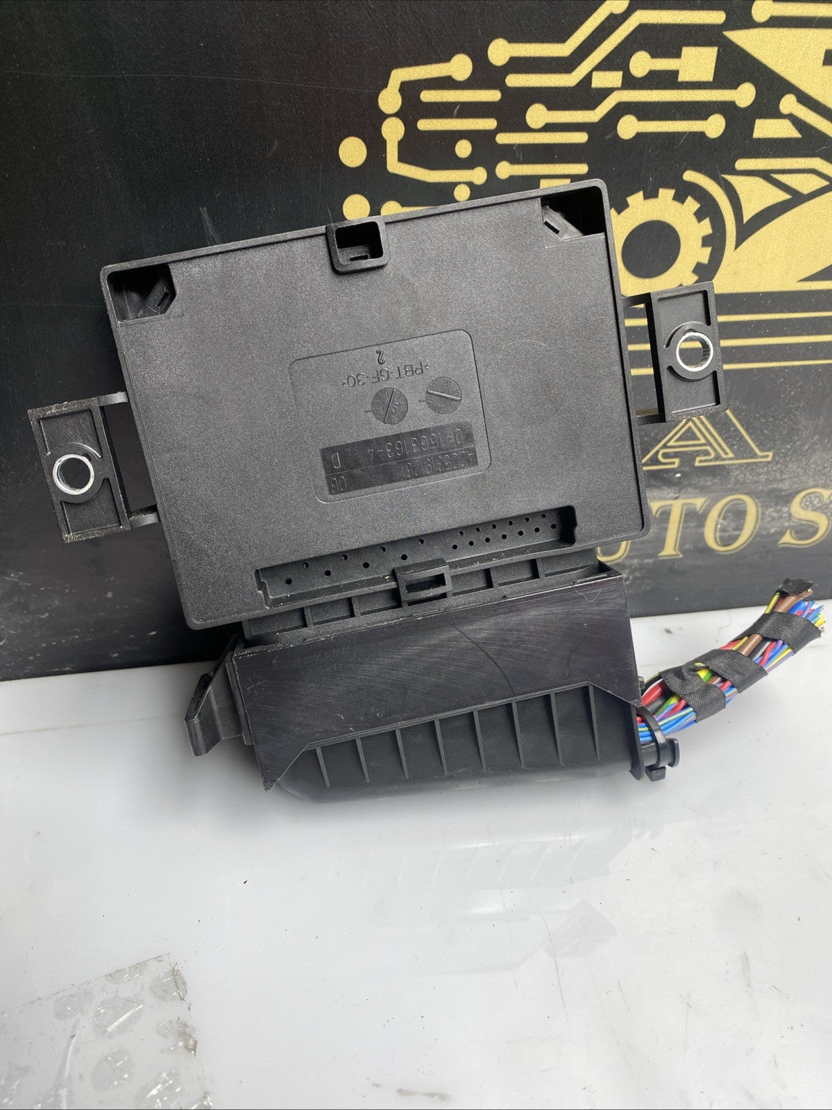 BMW 5 Series  F10 F11 Parking Brake Control Module 231220