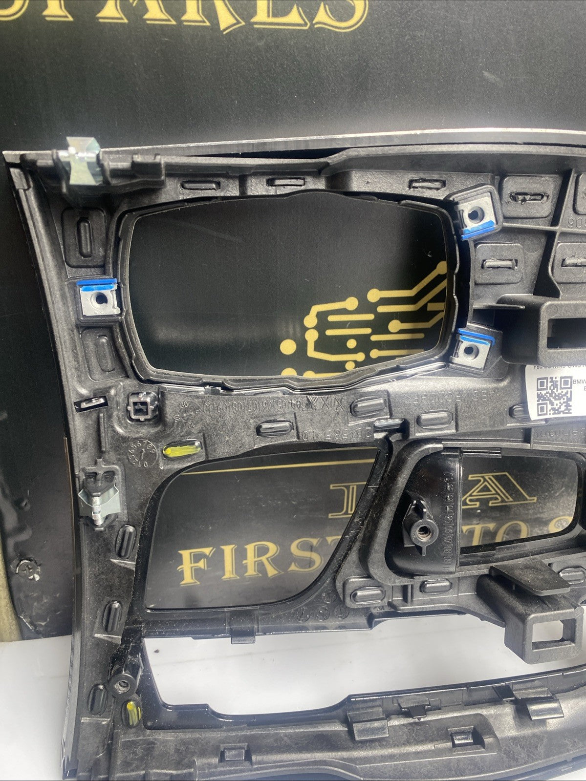BMW F90 Center Console Trim 8069342 Petrol 2019 33196215