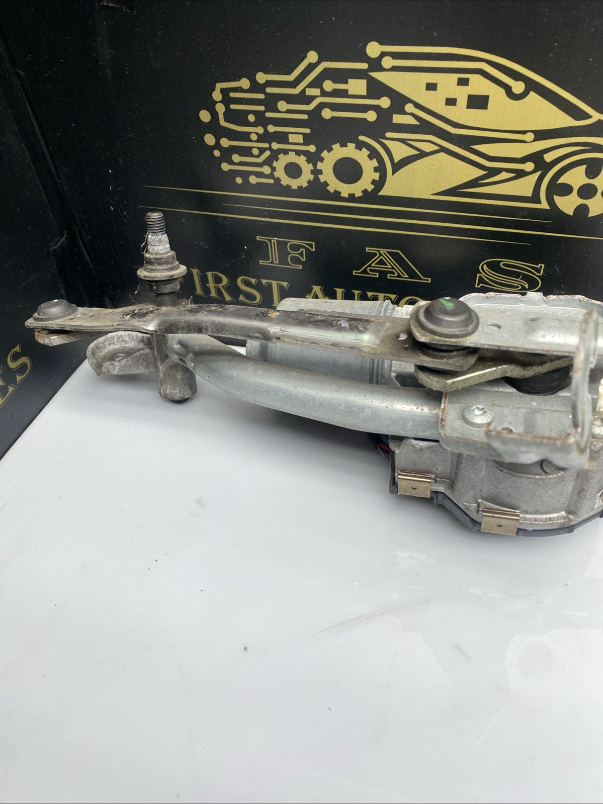 BMW 5 Series F10 F11 Front Windscreen Wiper Motor & Linkage  7308772