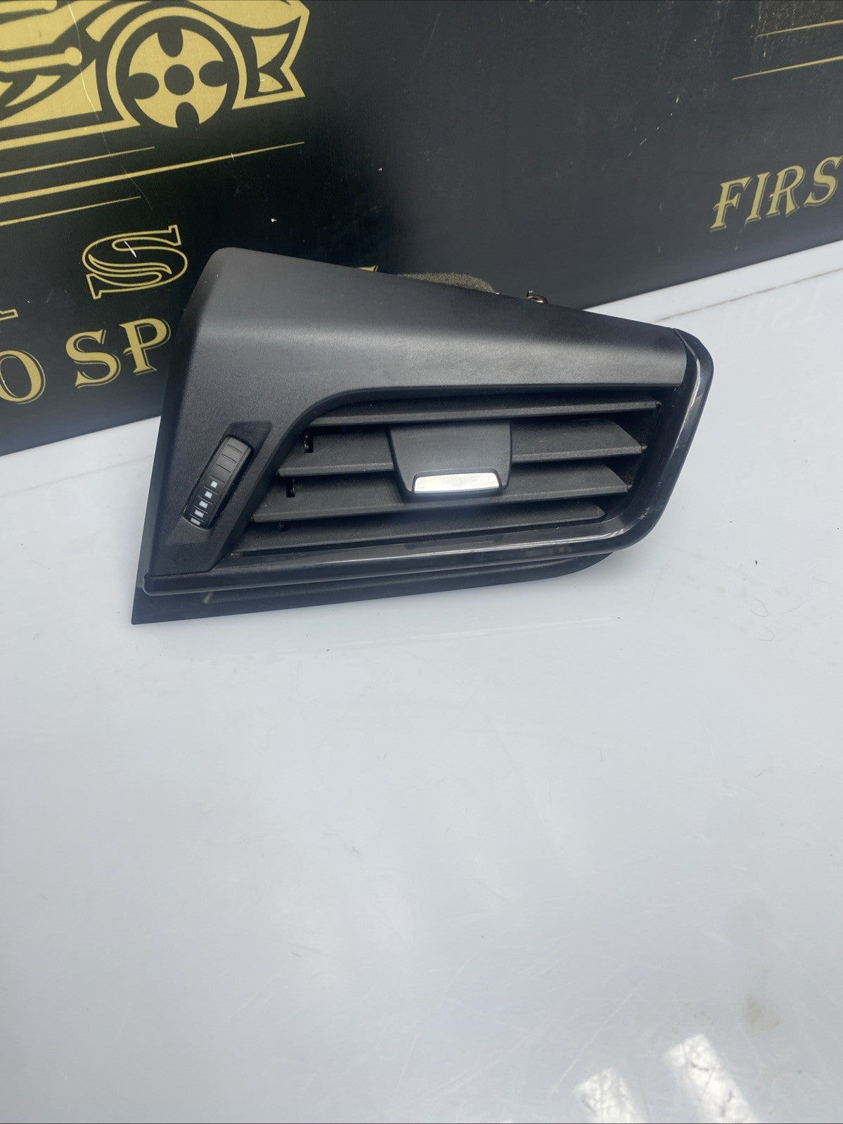 BMW 2 Series F45 O/S Drivers Side Dashboard Air Heater Vent Grill & Trim 9287290