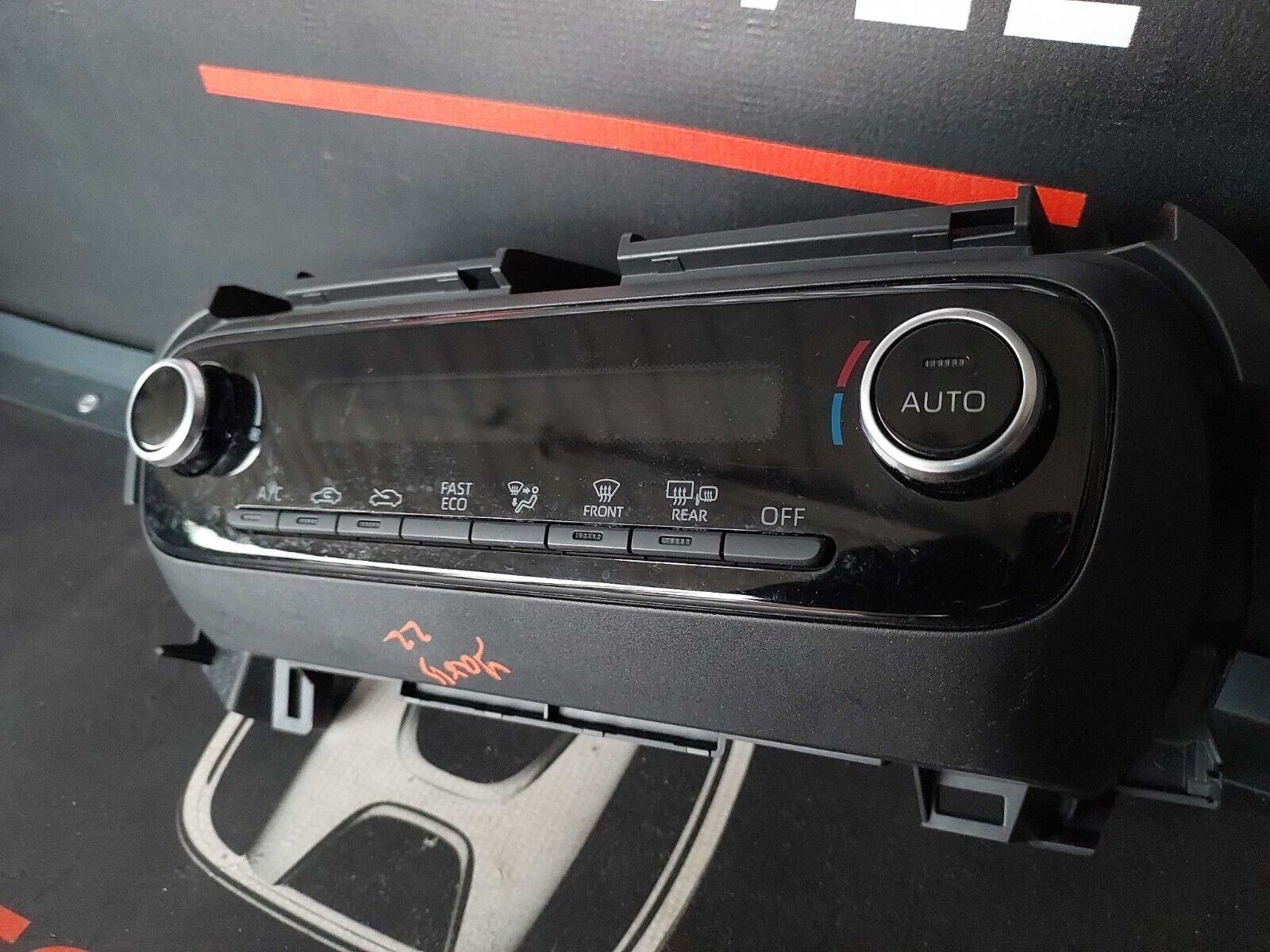 TOYOTA YARIS HEATER CONTROL UNIT PANNEL 2022
