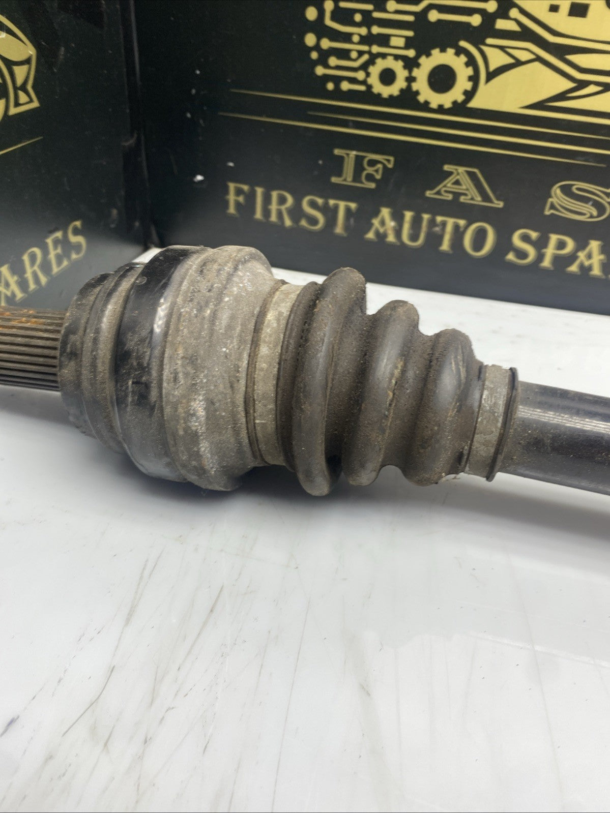 BMW 5 Series F10 F11 520d N47N Output Drive Shaft Right Driver O/S 7581028