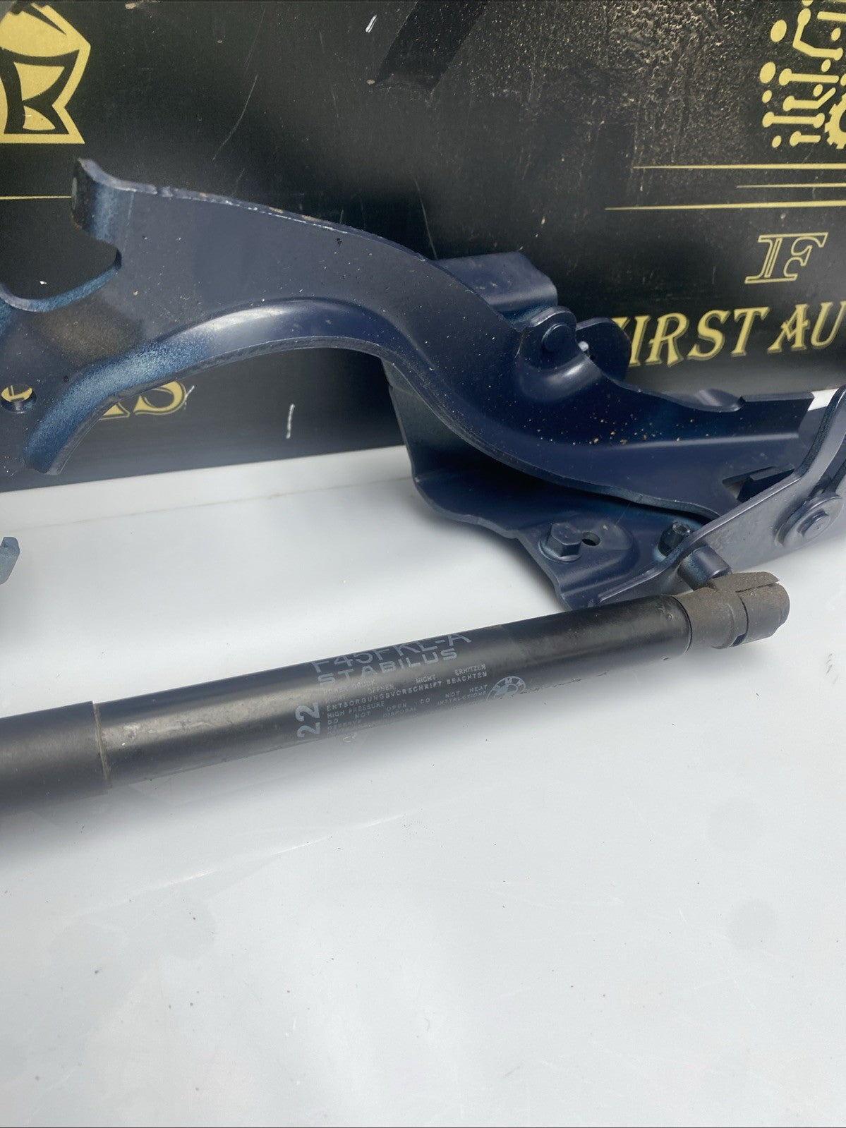 BMW 2 SERIES F45 F46 2015-2021 BONNET HINGE AND ACTUATOR LEFT N/S PASSENGER