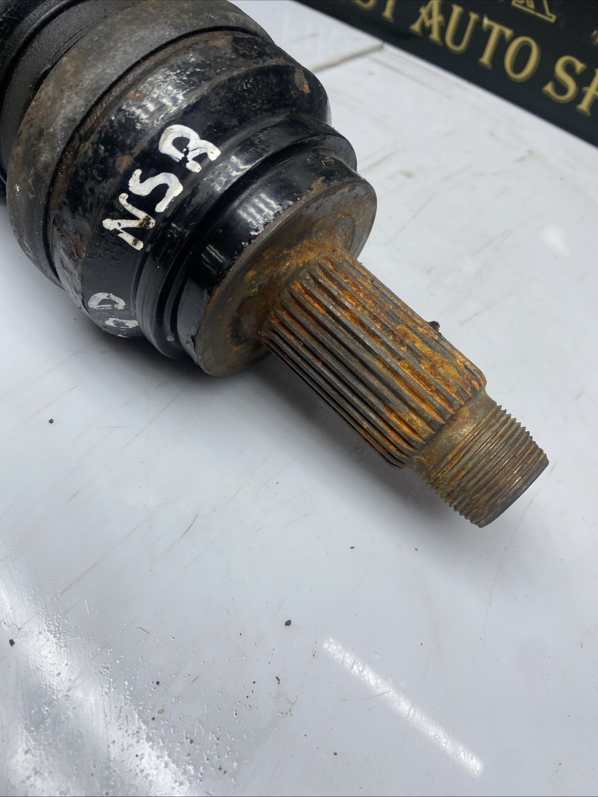BMW 5 Series F10 F11 520d N47N Output Drive Shaft Left Passenger N/S 7581027