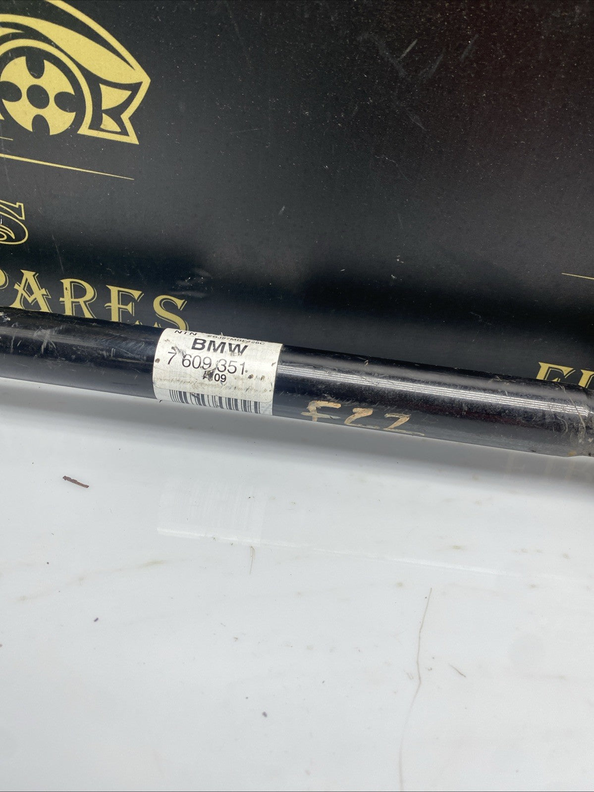 BMW Left N/S Rear Driveshaft D=28mm Fits 1 3 Series F20 F21 F30 F31 7609351