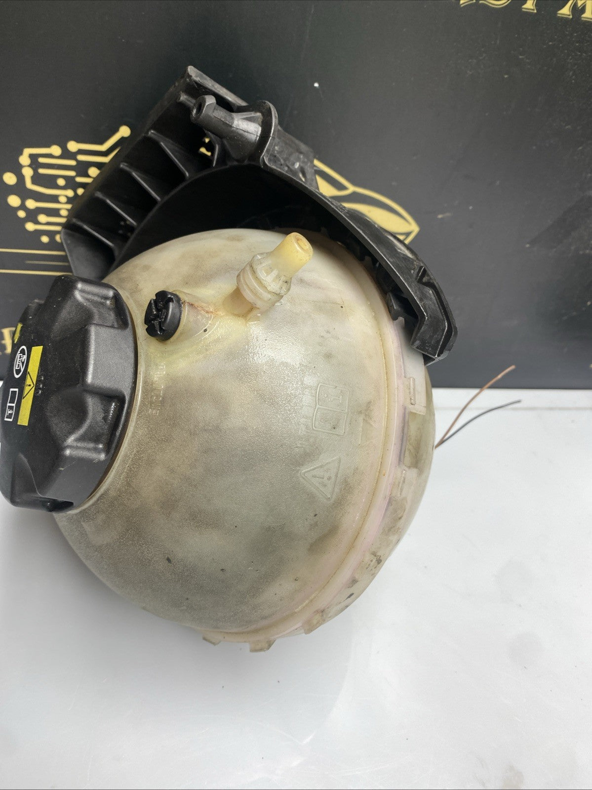 BMW 1 SERIES F20 F21 EXPANSION BOTTLE TANK RESERVOIR 7642159