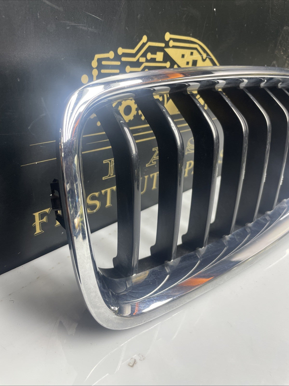 2016-2019 BMW 3 SERIES F30 F31 LCI PASSENGER FRONT BUMPER KIDNEY GRILLE 7405835