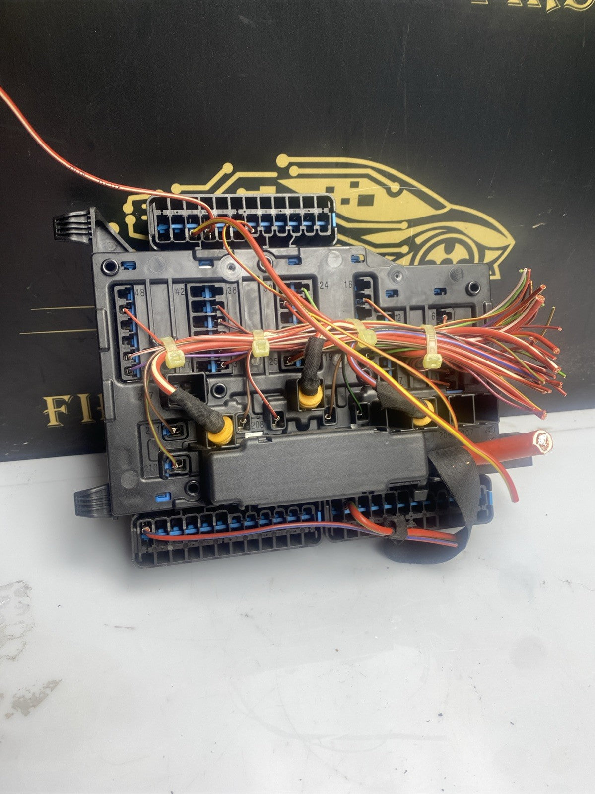 BMW X1 FUSE RELAY POWER DISTRIBUTION BOX 9270356 F48 2015-2022