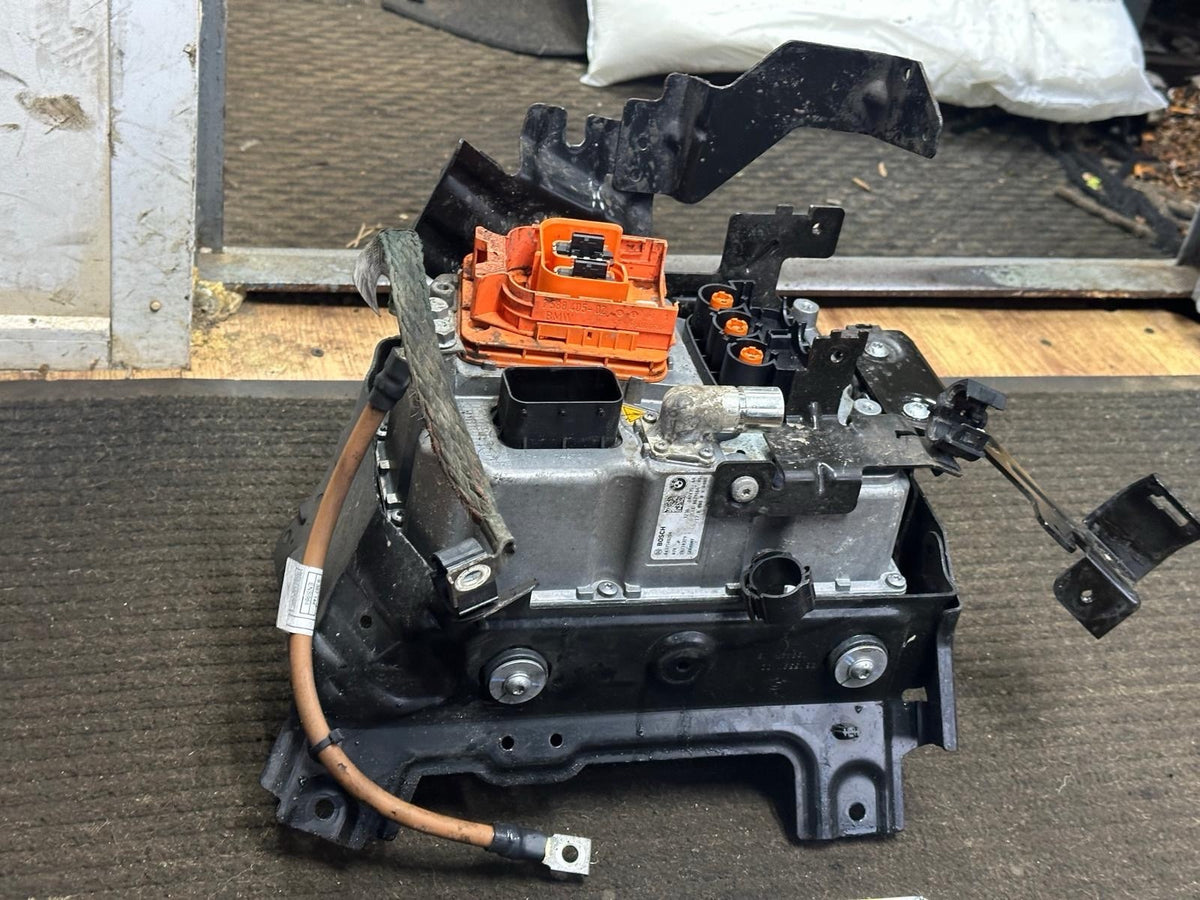 BMW 3 Series F30 330e Hybrid Voltage Converter Inverter & ECU 8679666 (2018)
