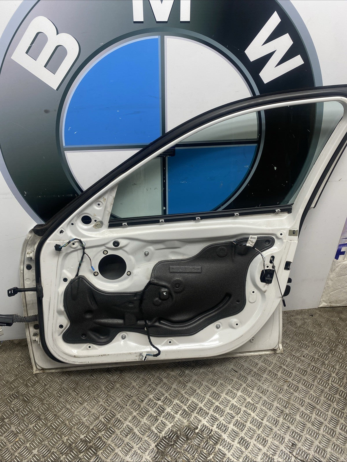 BMW 3 SERIES F31 F30 SALOON ESTATE FRONT DOOR RIGHT DRIVER