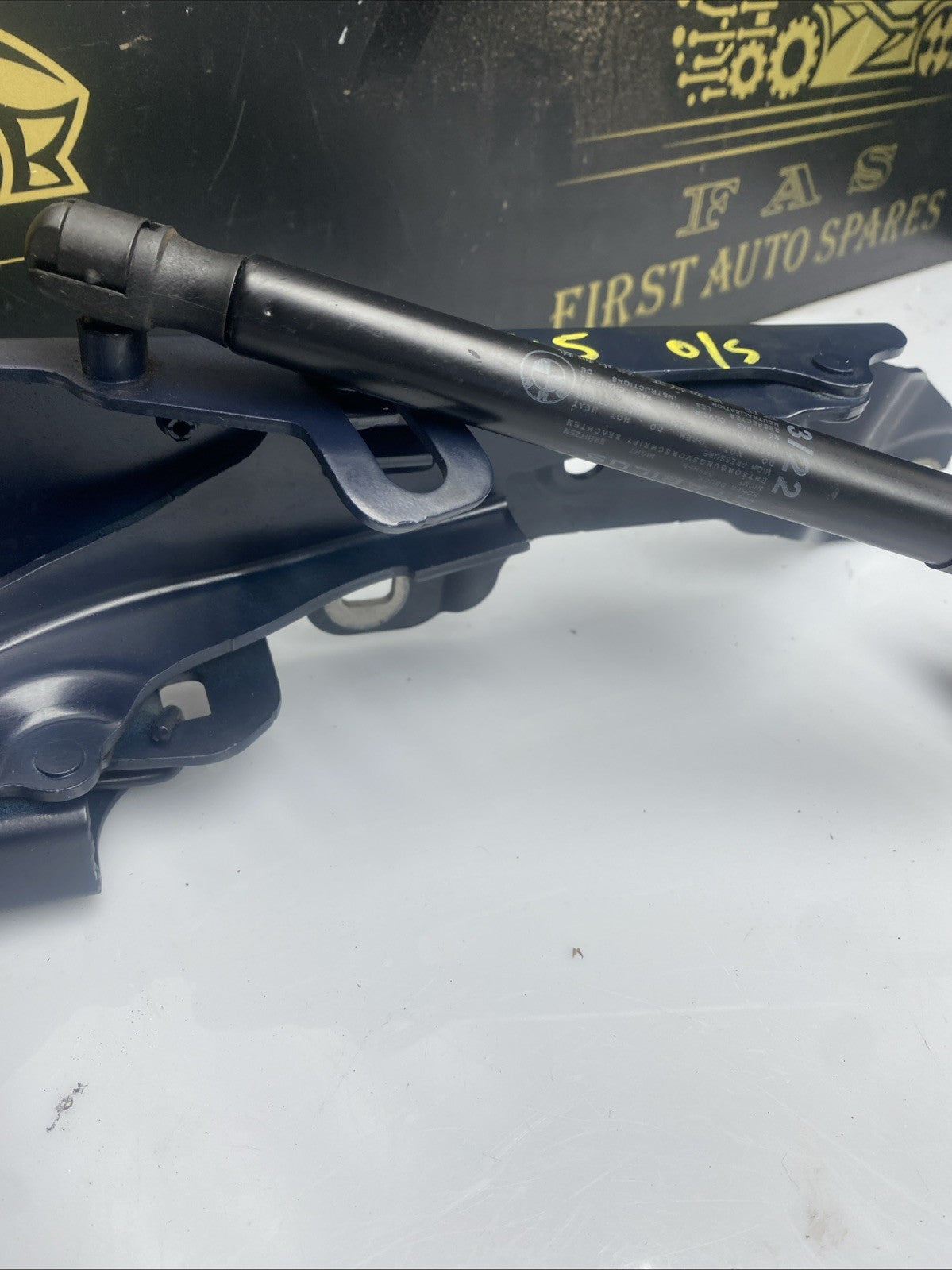 BMW 2 SERIES F45 F46 2015-2021 BONNET HINGE AND ACTUATOR LEFT N/S PASSENGER