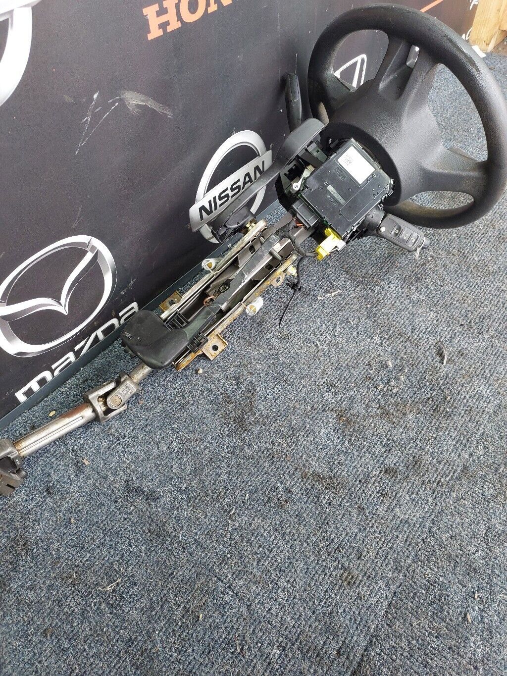 VOLKSWAGEN GOLF STEERING WHEEL COLUMN IGNITION COMPLETE  2010