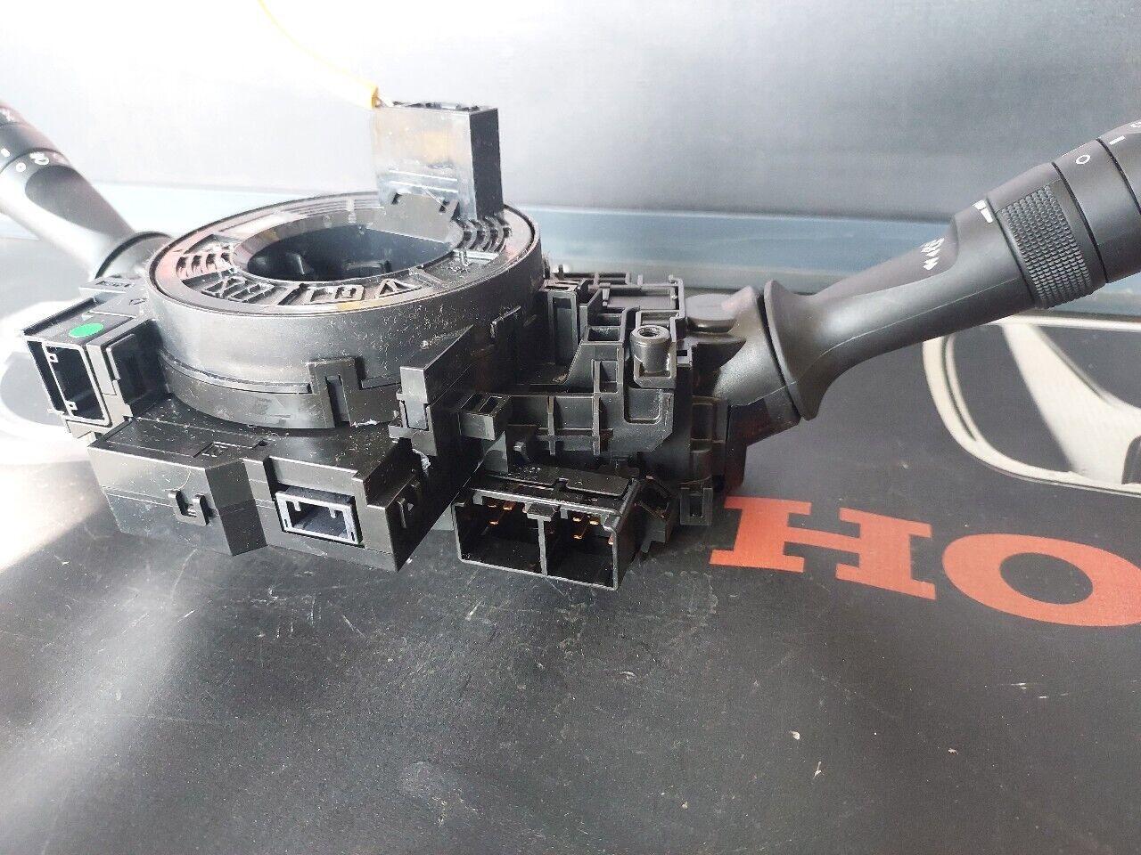 TOYOTA AURIS HATCHBACK STEERING SQUIB WITH WIPER INDICATOR STALK 2013