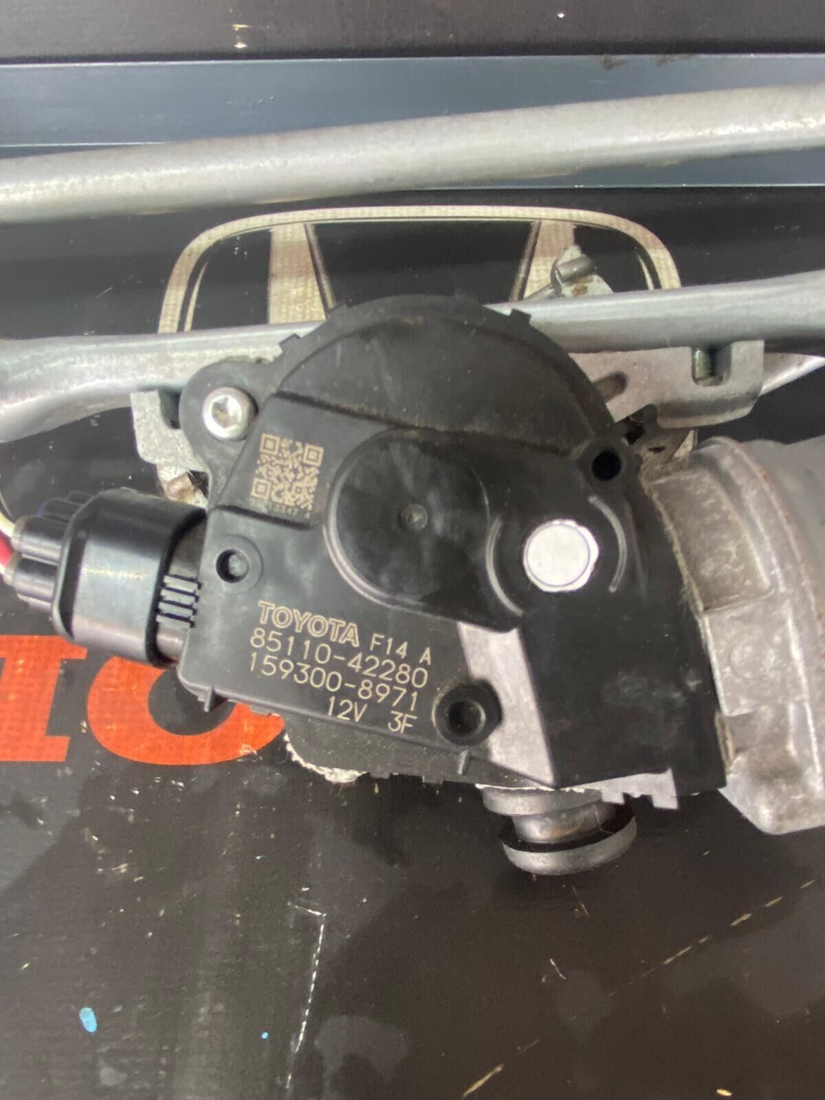 TOYOTA RAV 4 2022 WINDSCREEN WIPER MOTOR & LINKAGE 8511042280