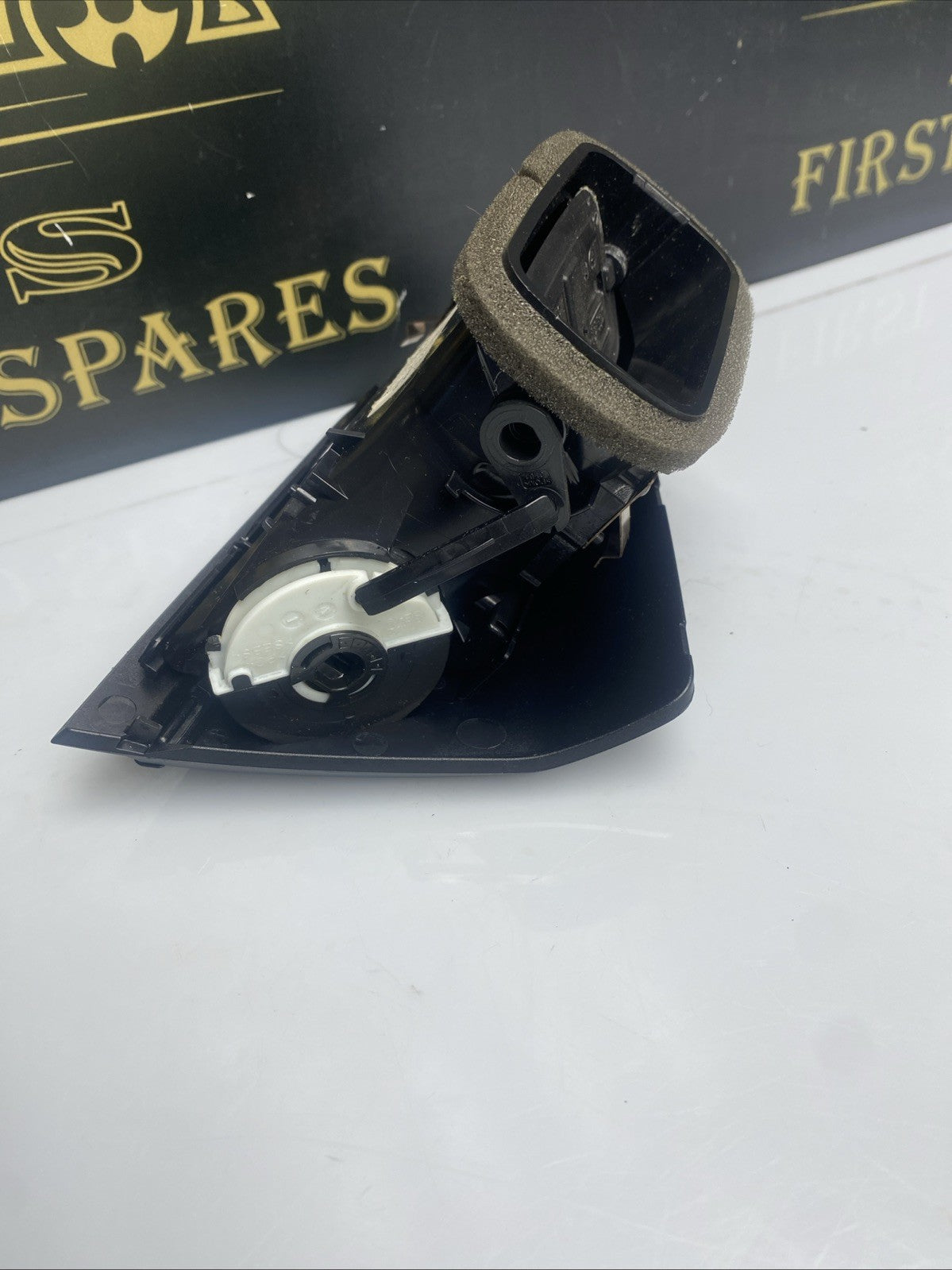 BMW 2 Series F45 O/S Drivers Side Dashboard Air Heater Vent Grill & Trim 9287290