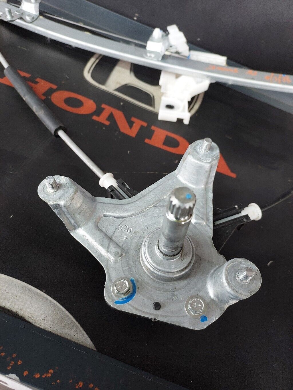 TOYOTA YARIS O/S REAR WINDOW MECHANISM 2021