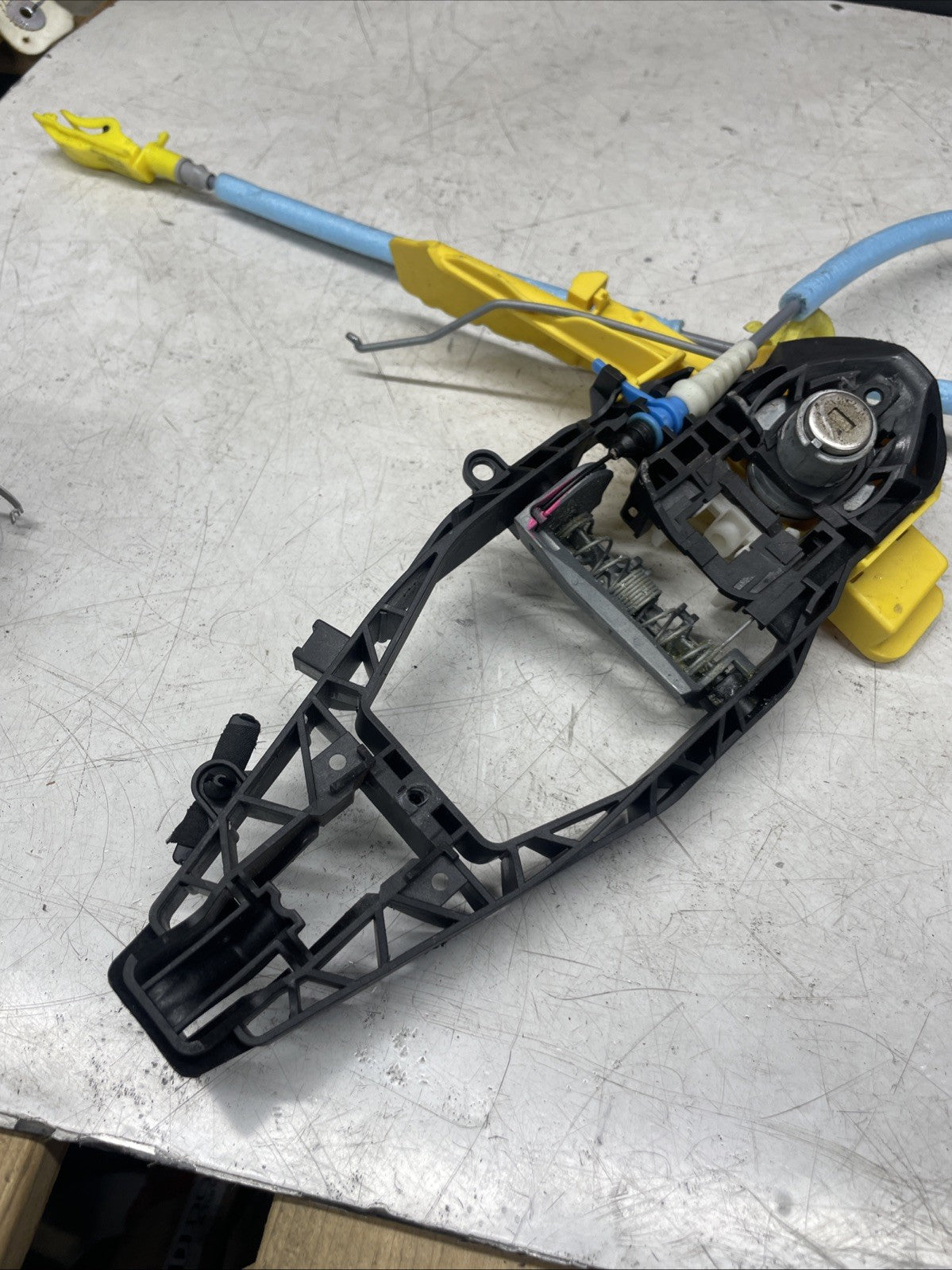 BMW 2 F44 SERIES RIGHT FRONT DOOR LOCK 7956148  2023