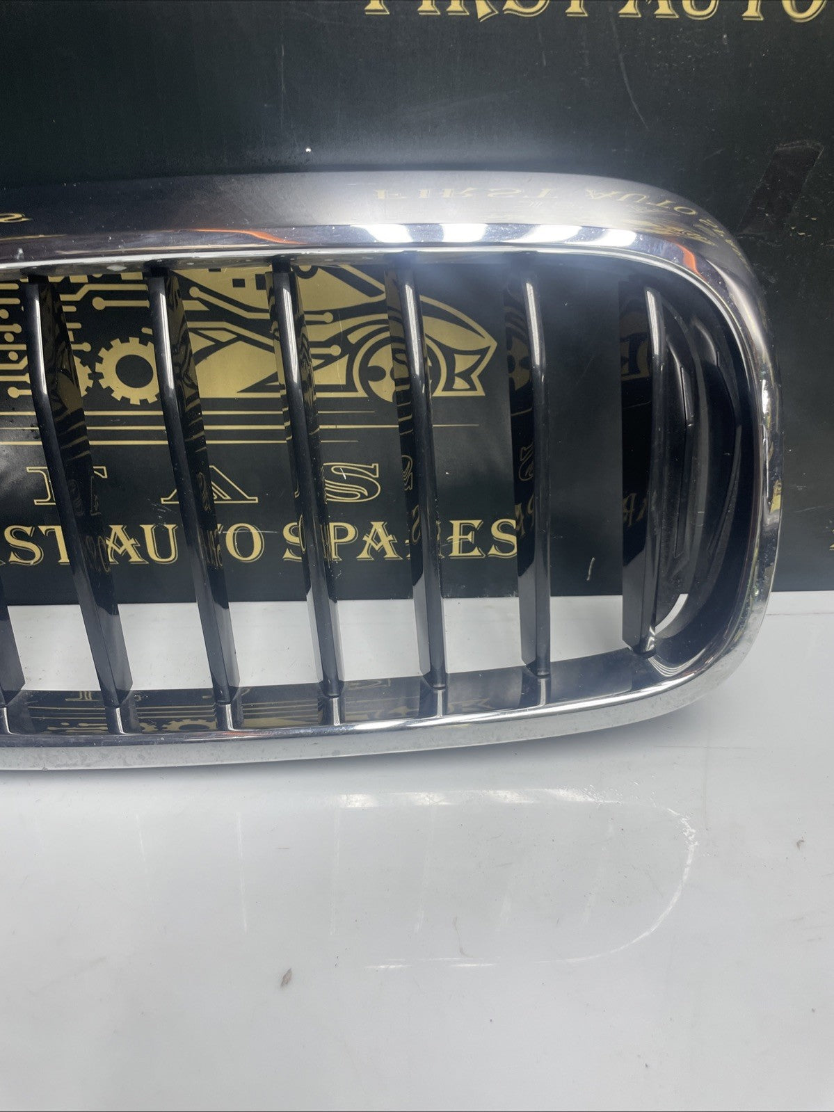 BMW 5  SERIES G30 2016-20 Front Right Driver side Radiator Grille 7473702
