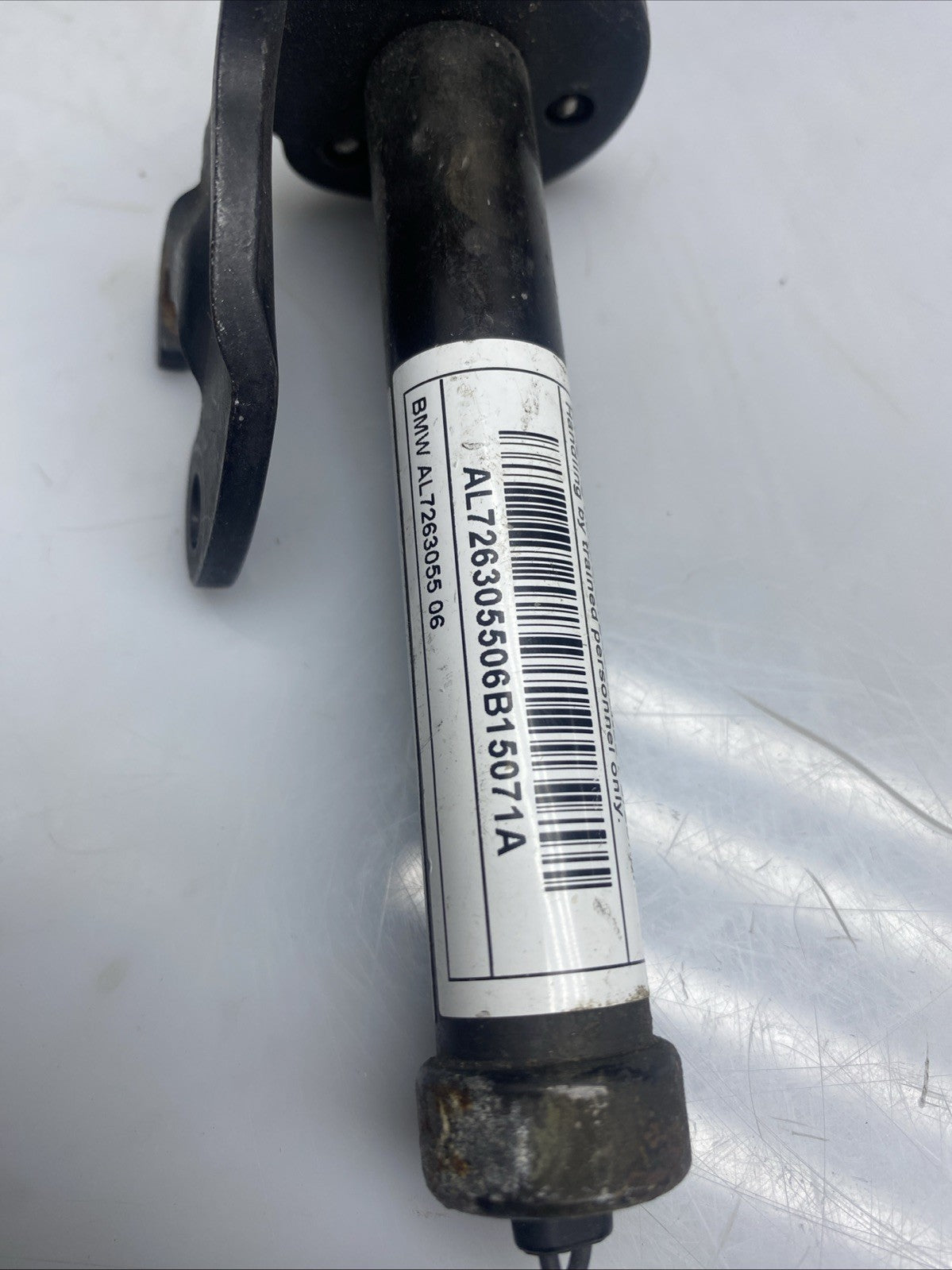 GENUINE BMW 5 SERIES F10 2016 LCI BONNET ACTUATOR LEFT SIDE 7263055