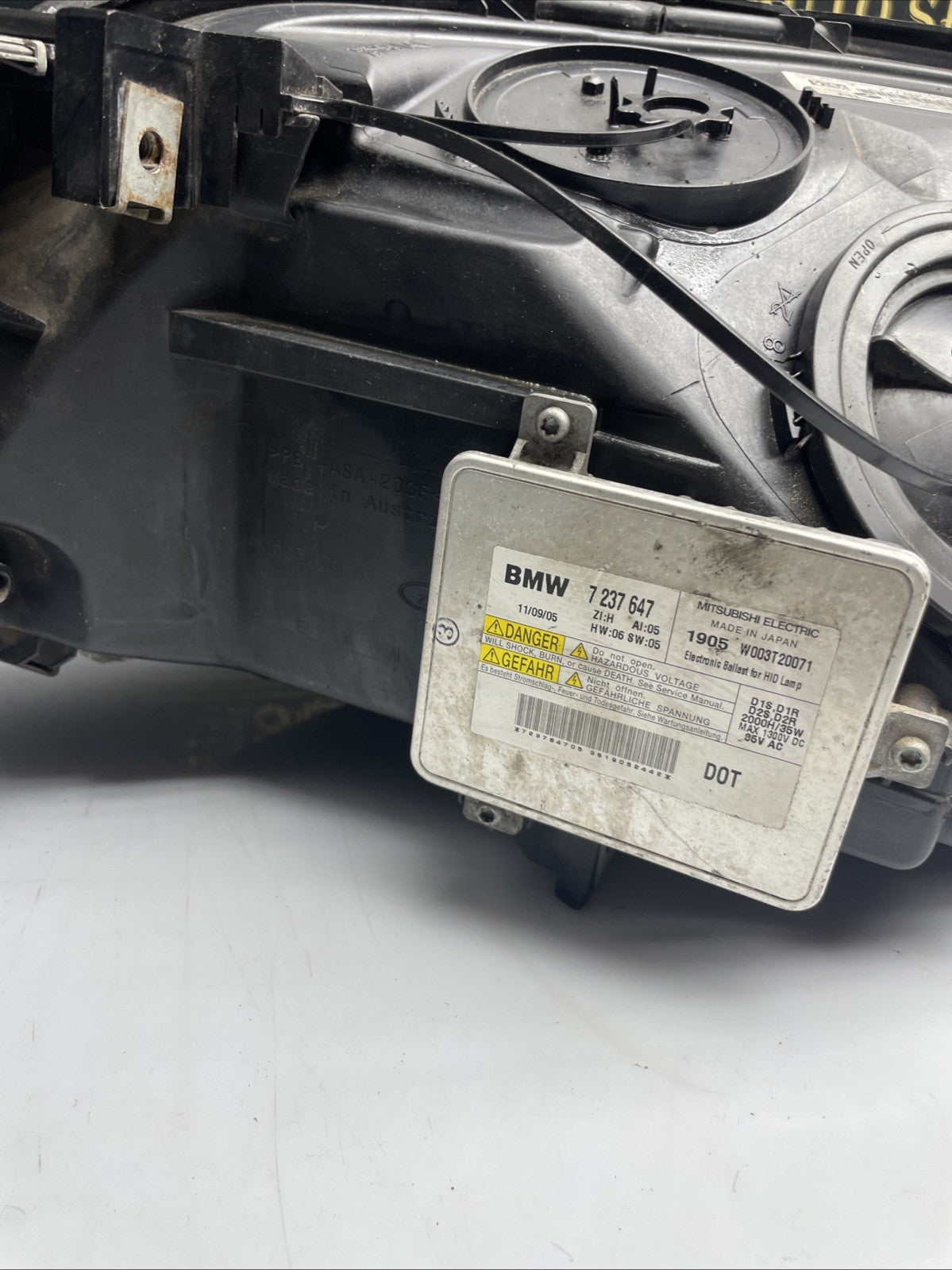 BMW 7 SERIES F01 F02 Bi-XENON HEADLIGHT COMPLETE DRIVER RIGHT 7182140
