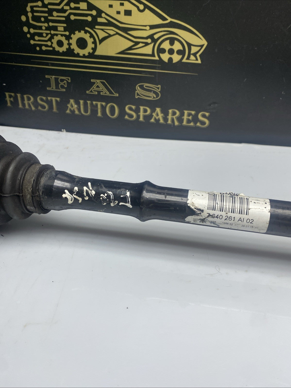 BMW F series F2XX - F3XX Rear Left Driveshaft 33207597689 GKN 7640261 USED
