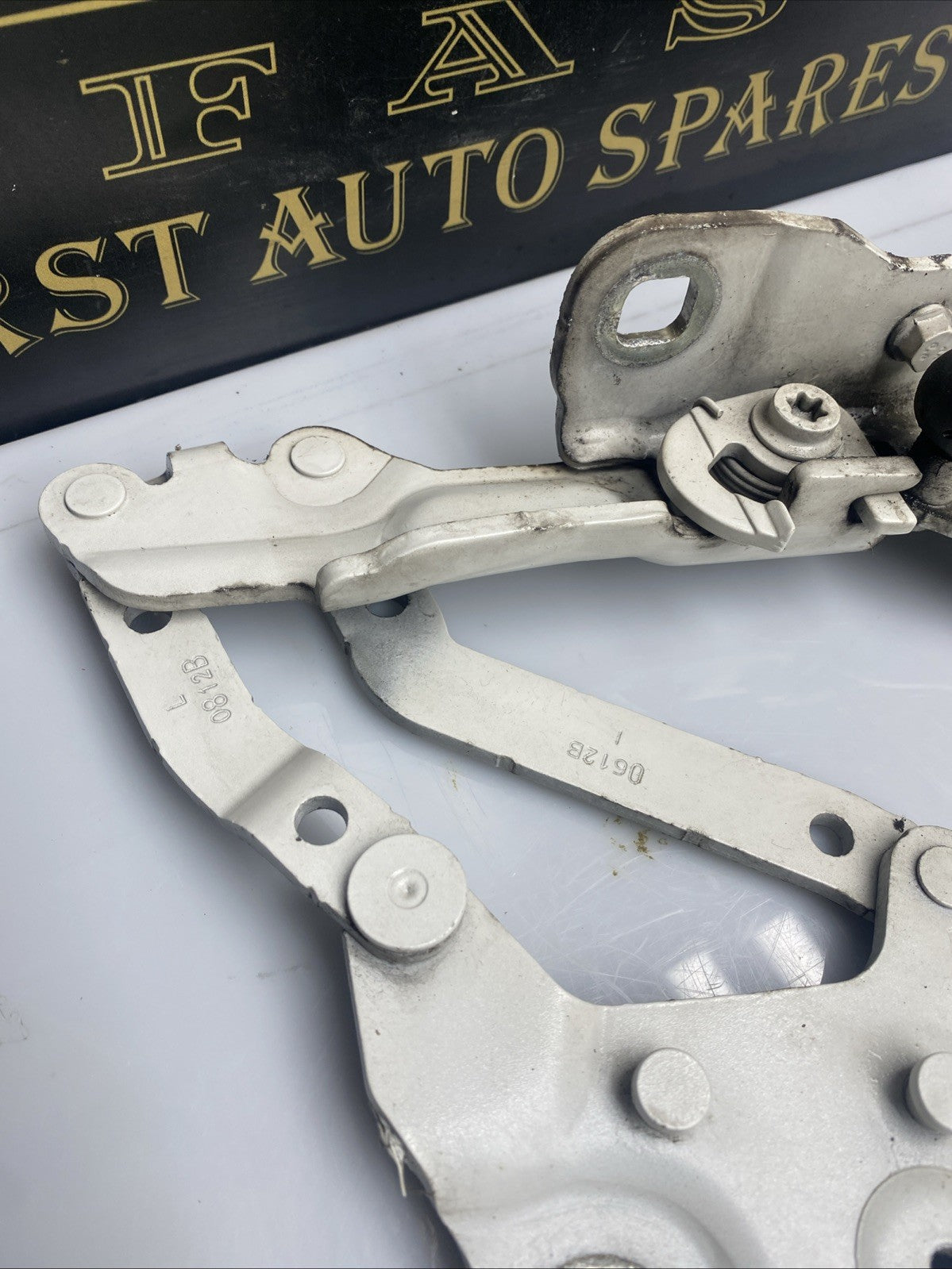 BMW 1 SERIES BONNET HINGE FRONT LEFT PASSENGER SIDE F20 2011-2015