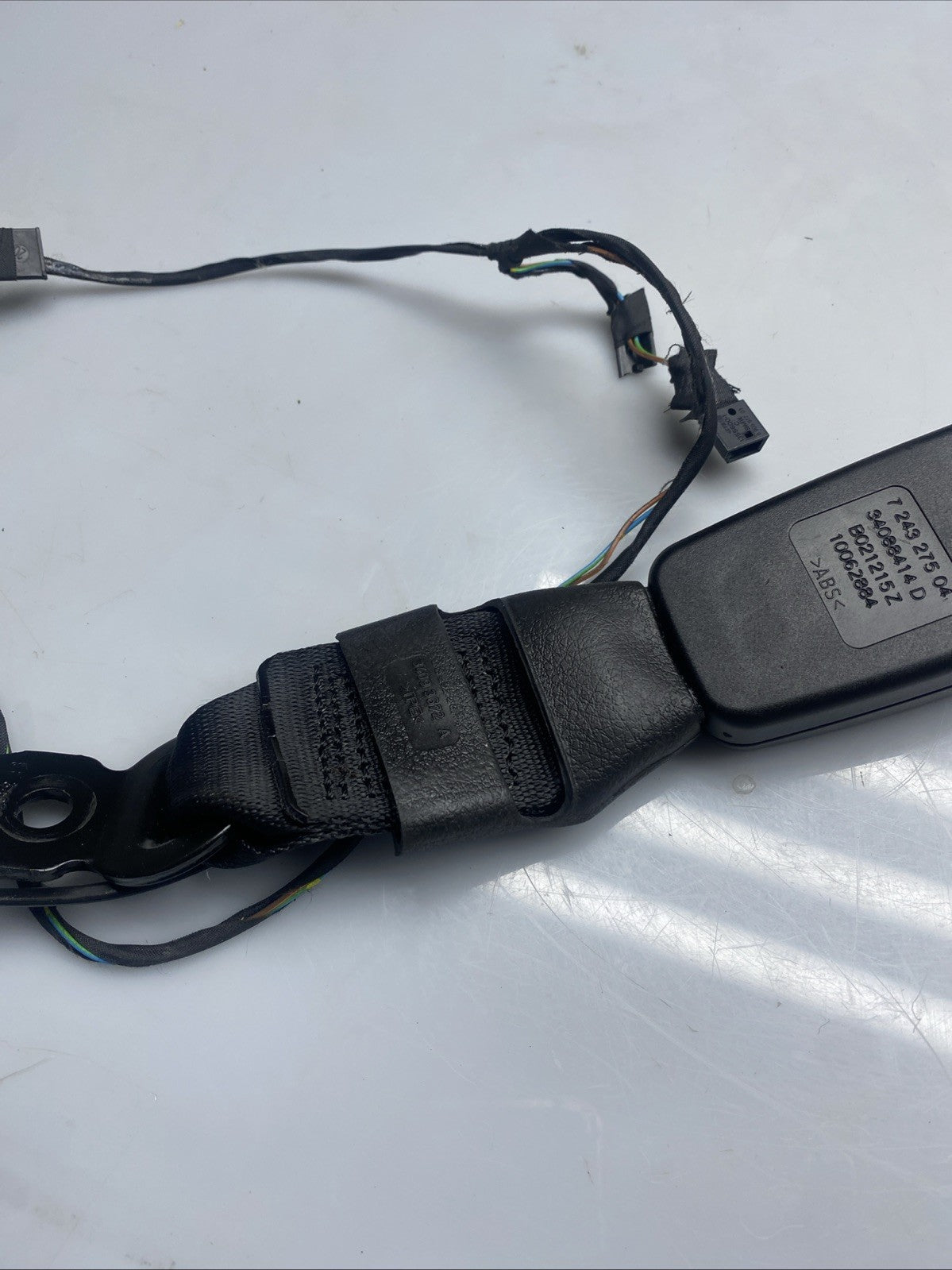 GENUINE BMW 5 SERIES F10 F11 REAR CENTRE SEAT BELT BUCKLE 7243275-04