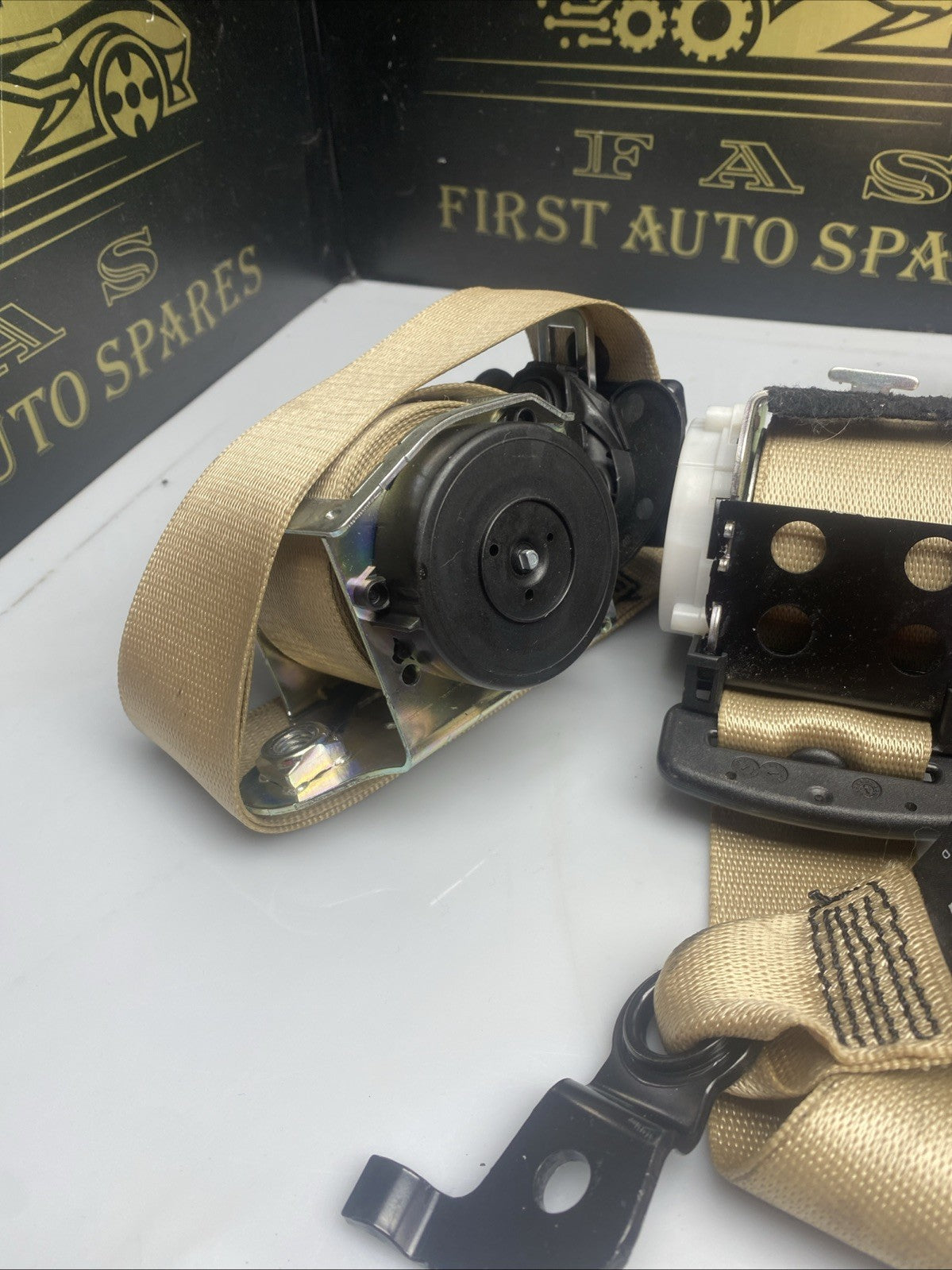 BMW 5 SERIES F11 SEAT BELT SET Cream Colour