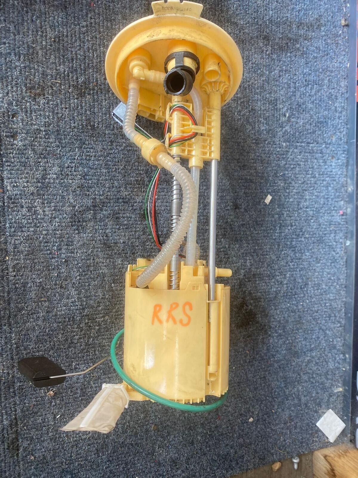 RANGE ROVER SPORT L494 3.0 DIESEL FUEL PUMP SENDER UNIT 